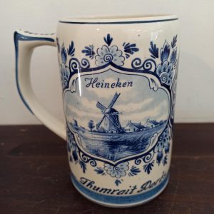Delftware Darts League Cup. Thumrait Runners Up. Heineken. 1992. Made in Holland.