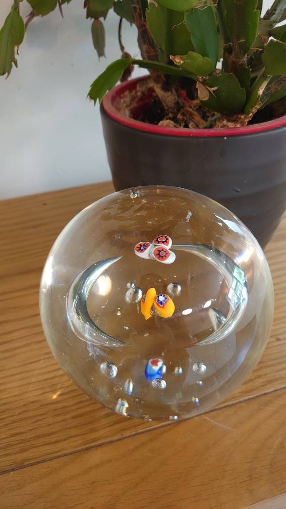 Very Large Clear Glass Paperweight Design with Small Mosaic Glass Detail. Very Heavy - also use as a Doorstop - h 13cm - w 12cm - Image 3
