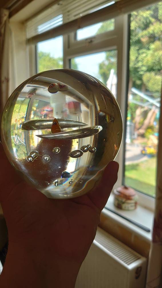 Very Large Clear Glass Paperweight Design with Small Mosaic Glass Detail. Very Heavy - also use as a Doorstop - h 13cm - w 12cm - Image 6