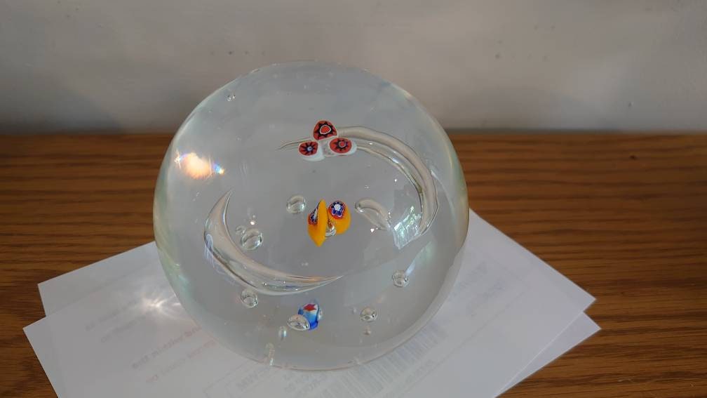 Very Large Clear Glass Paperweight Design with Small Mosaic Glass Detail. Very Heavy - also use as a Doorstop - h 13cm - w 12cm - Image 7
