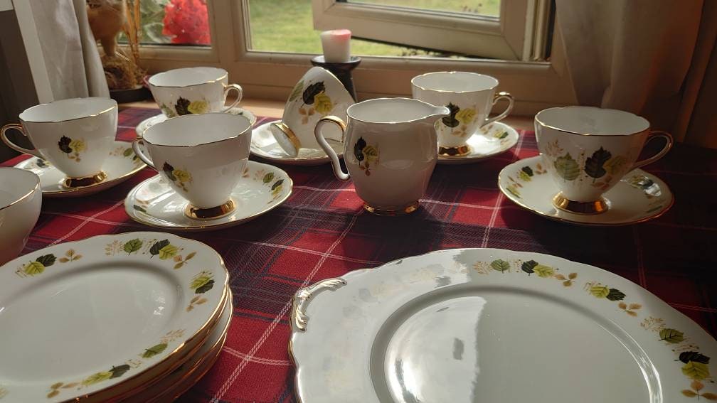 Gladstone "Leaves" 21 Piece Tea Service - Immaculate Condition - Image 2