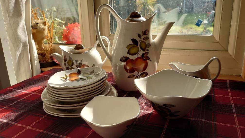 Midwinter Stylecraft Orange and Lemons 2-67 Tea and Dinner Set