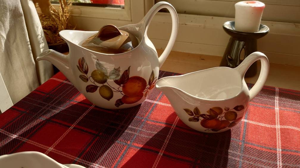 Midwinter Stylecraft Orange and Lemons 2-67 Tea and Dinner Set - Image 9