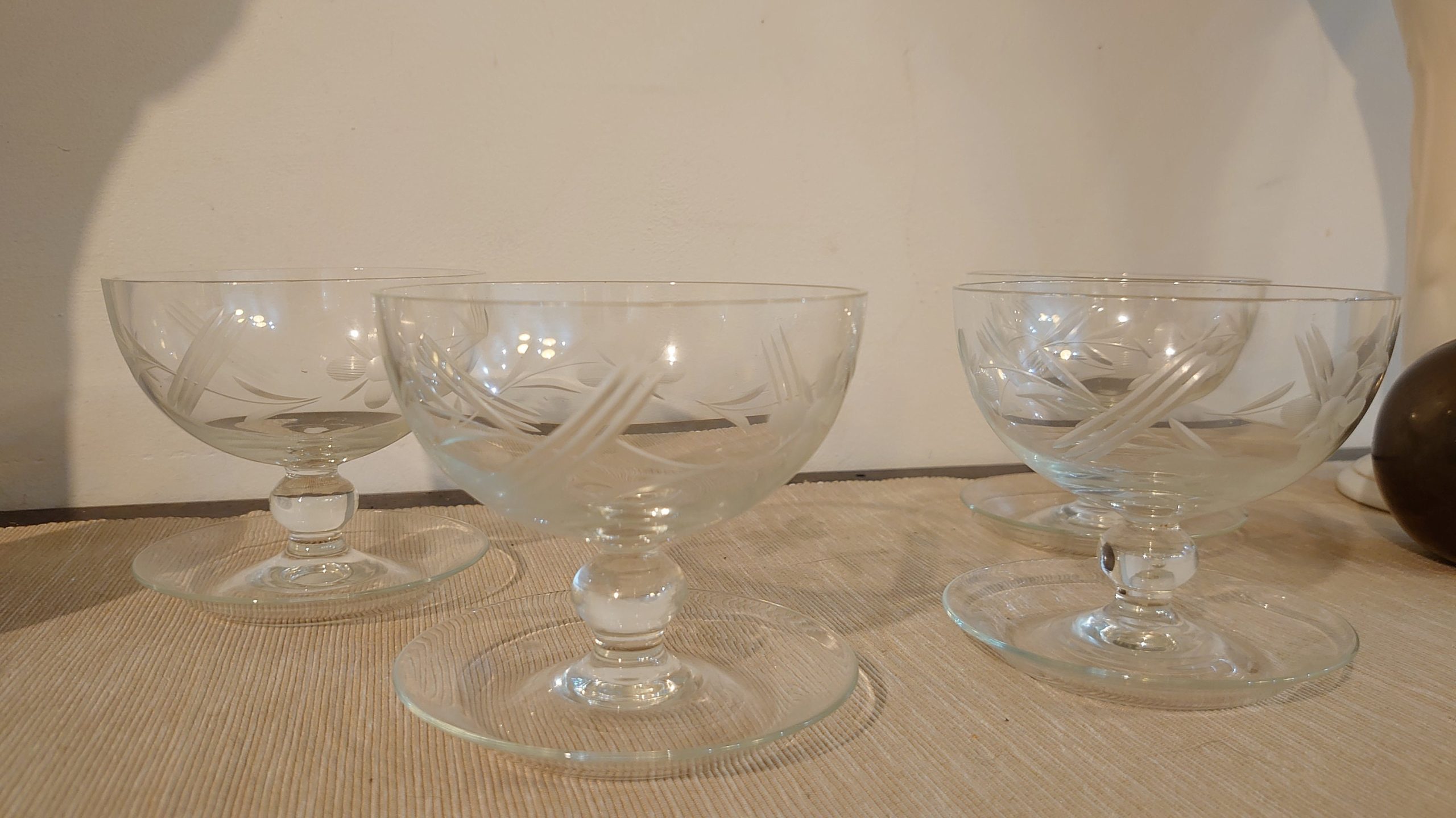 Six (Four Pictured) Pudding Bowls with Etched Flower Motifs - 10cm diameter - 9cm high - Image 3