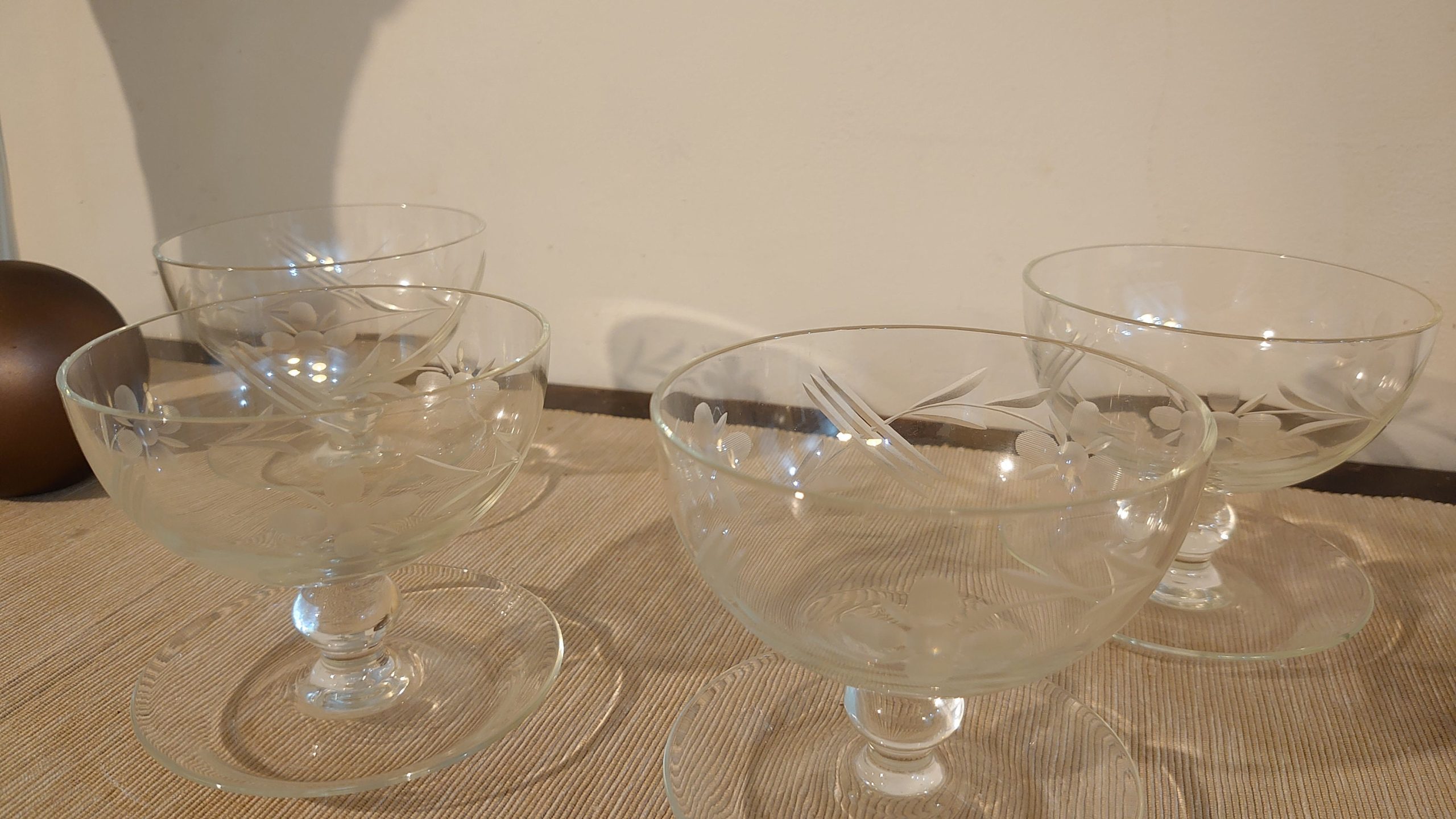 Six (Four Pictured) Pudding Bowls with Etched Flower Motifs - 10cm diameter - 9cm high - Image 4