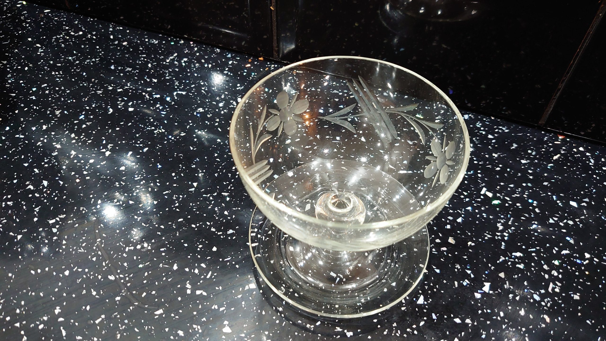 Six (Four Pictured) Pudding Bowls with Etched Flower Motifs - 10cm diameter - 9cm high - Image 7