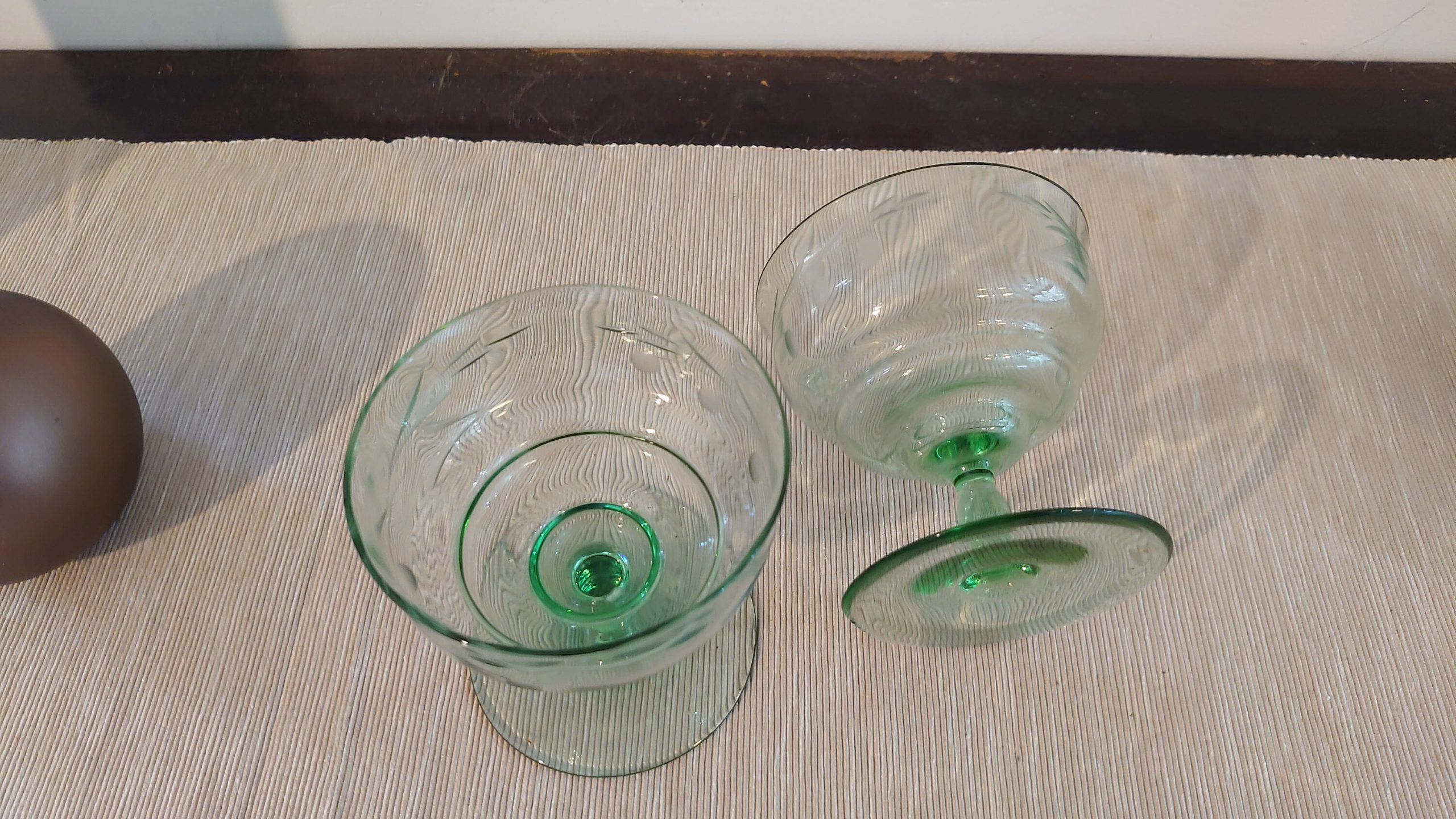 Two Green Glass Dessert Bowls - Etched design - 9.5cm high - 9.5cm wide - Image 6