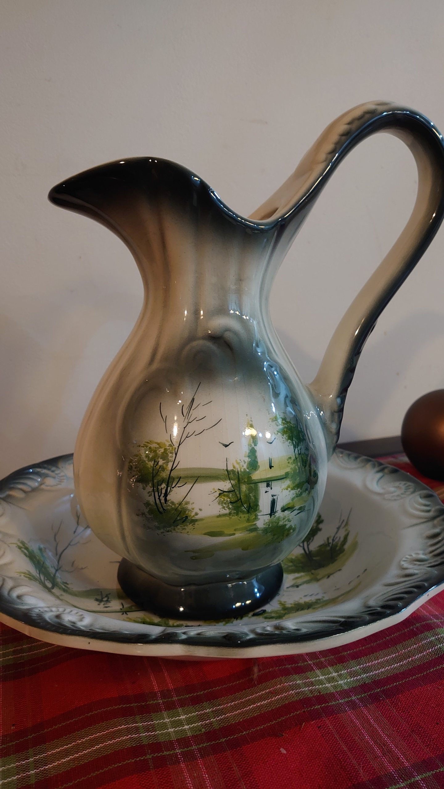 Early 20th Century Portuguese Water Jug and Bowl - Holu pottery - Majolica - Image 4