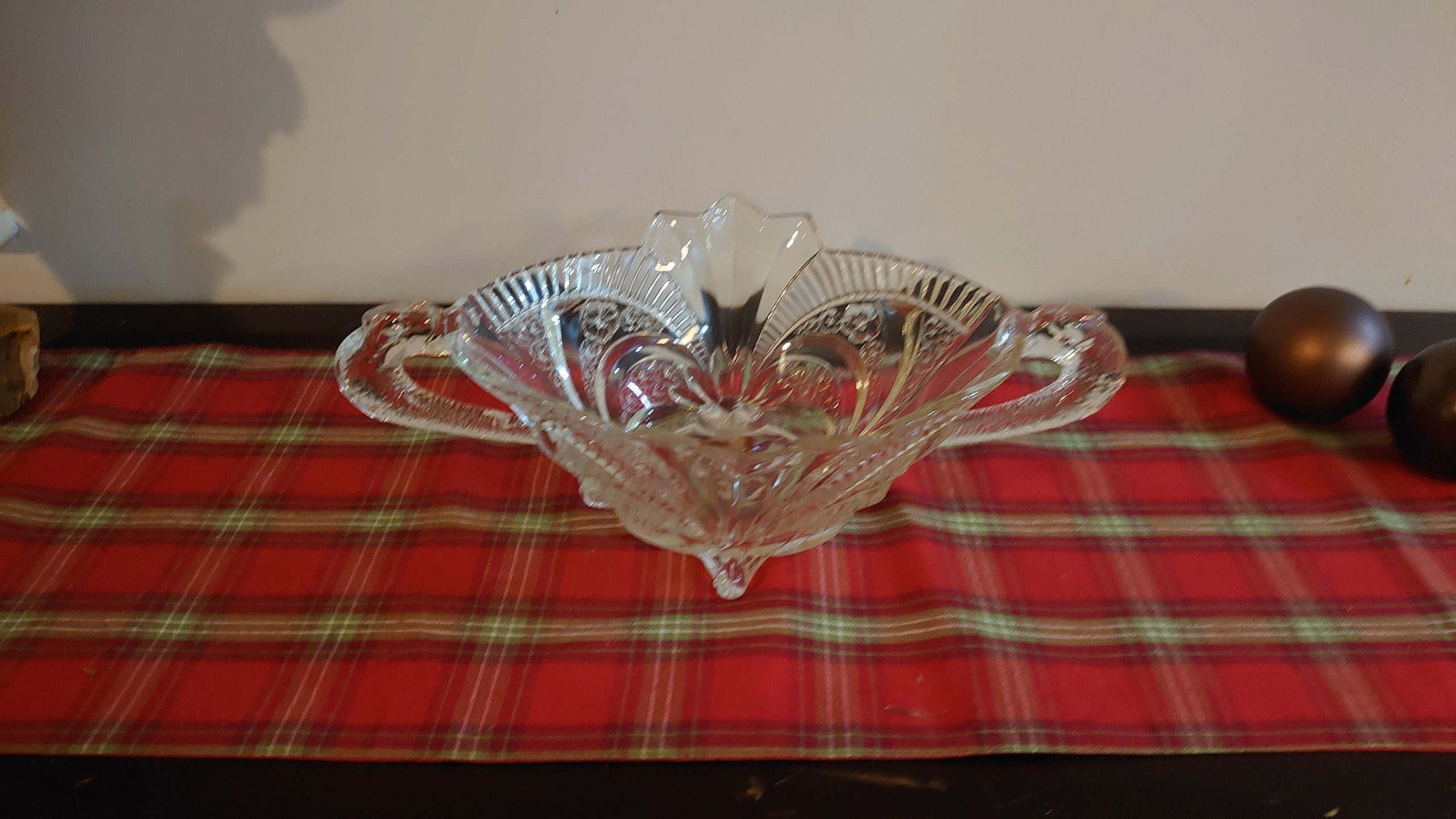 Large Crystal Cut Nut/Fruit or Christmas Bowl - Excellent condition - 39cm wide - Very Robust! - Image 2