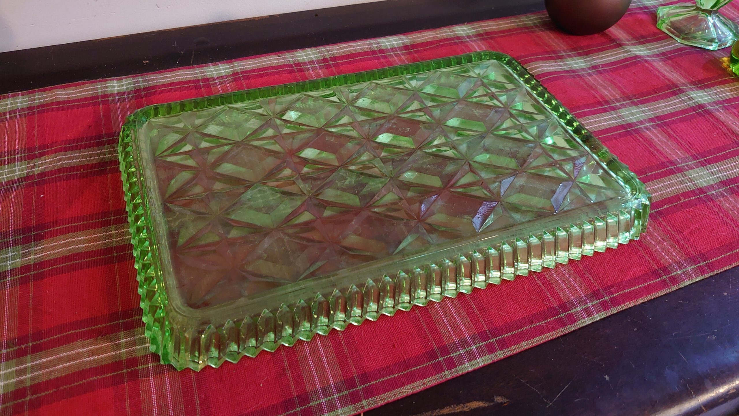 Assortment of Green Glassware - 4 items - Tray, Murano Swan, Ornament, Vase - Excellent Condition - Image 10