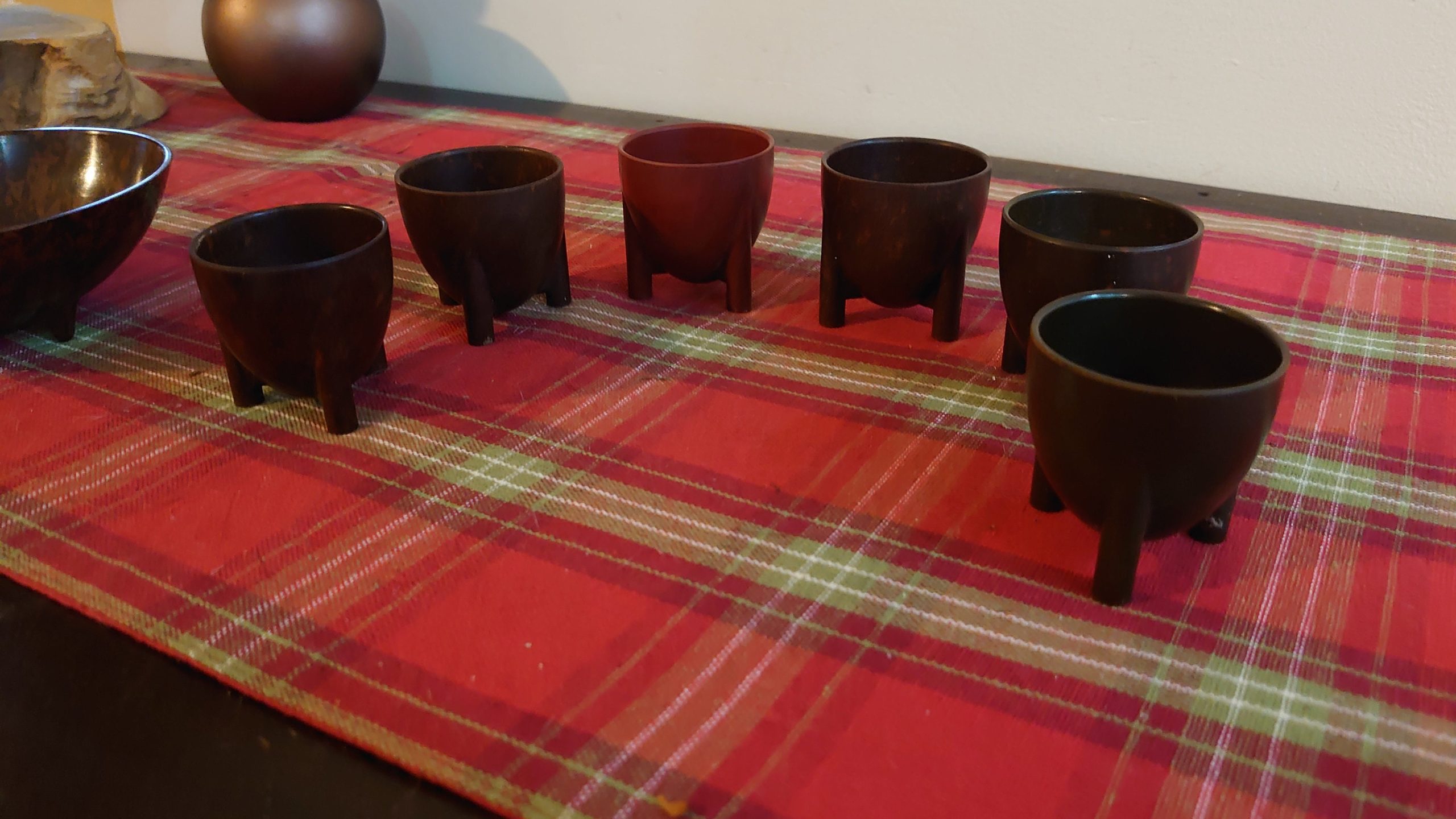 Six Wood Effect Eggcups and a Finger Bowl - 1970s style - Image 4