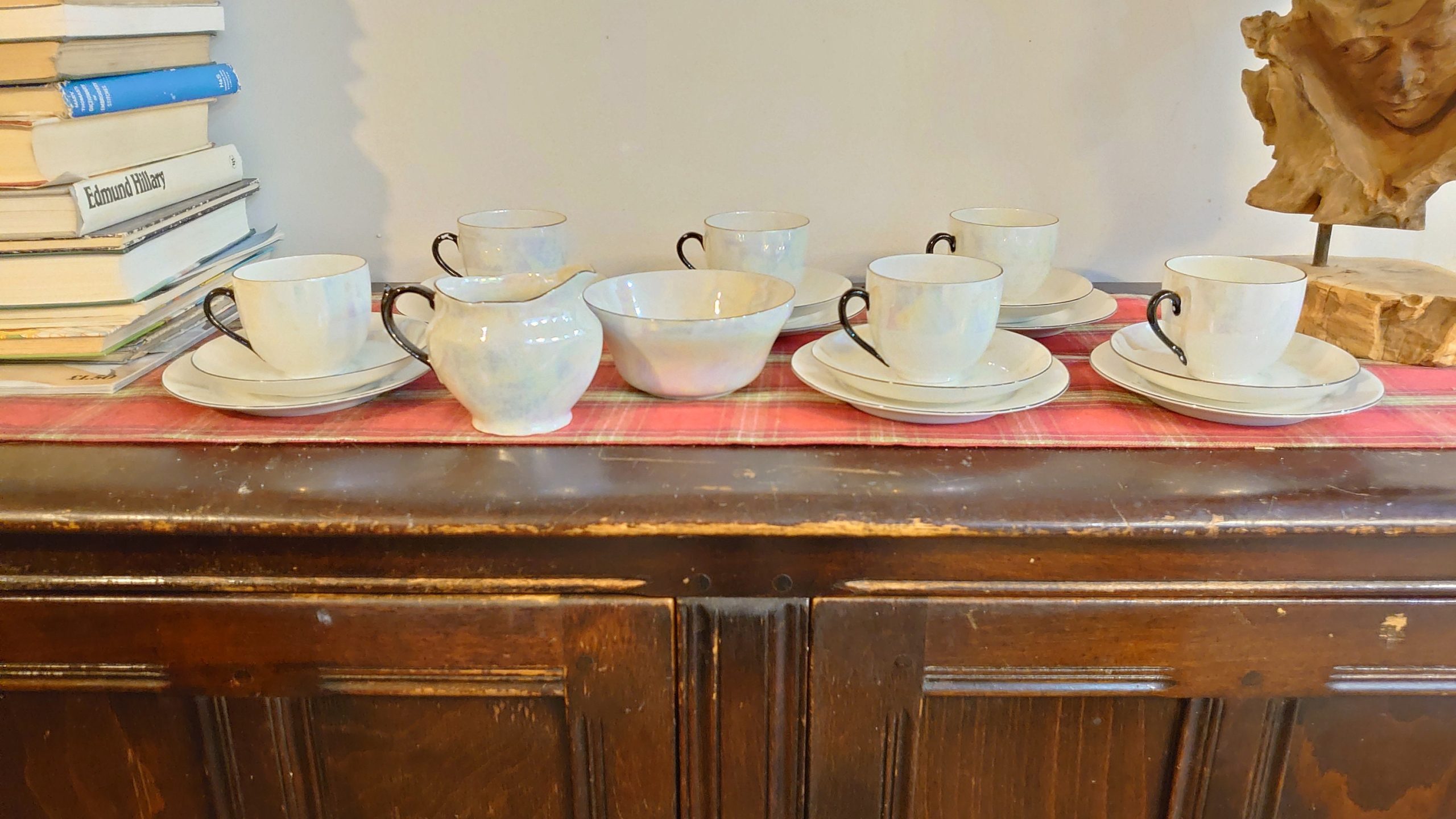 6 Pearlescent Tea Cups, Saucers and Sideplates with a Sugar Bowl & Creamer - Very Good to excellent condition - Czech Slovak Ceramic - Image 2