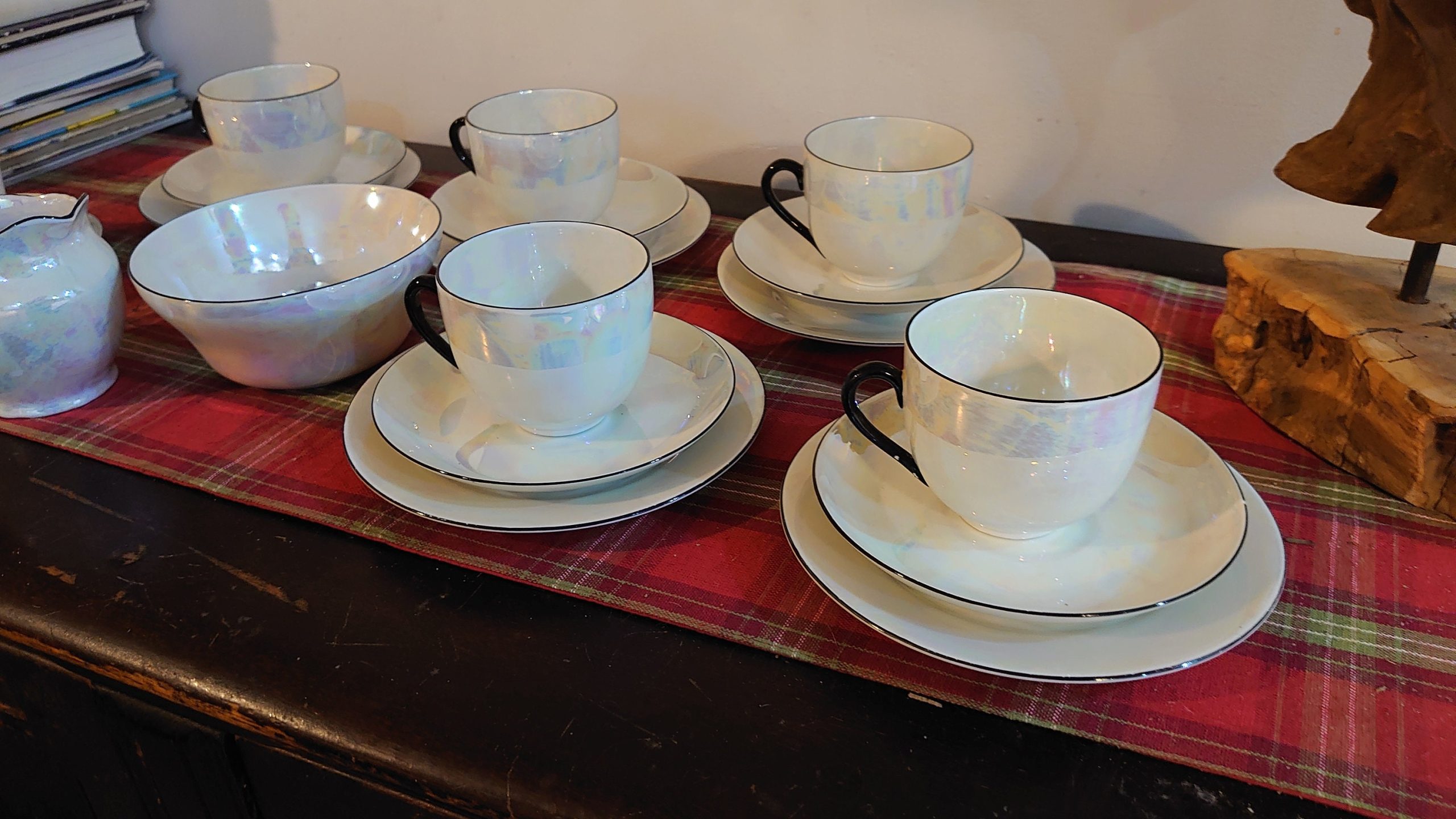 6 Pearlescent Tea Cups, Saucers and Sideplates with a Sugar Bowl & Creamer - Very Good to excellent condition - Czech Slovak Ceramic - Image 4