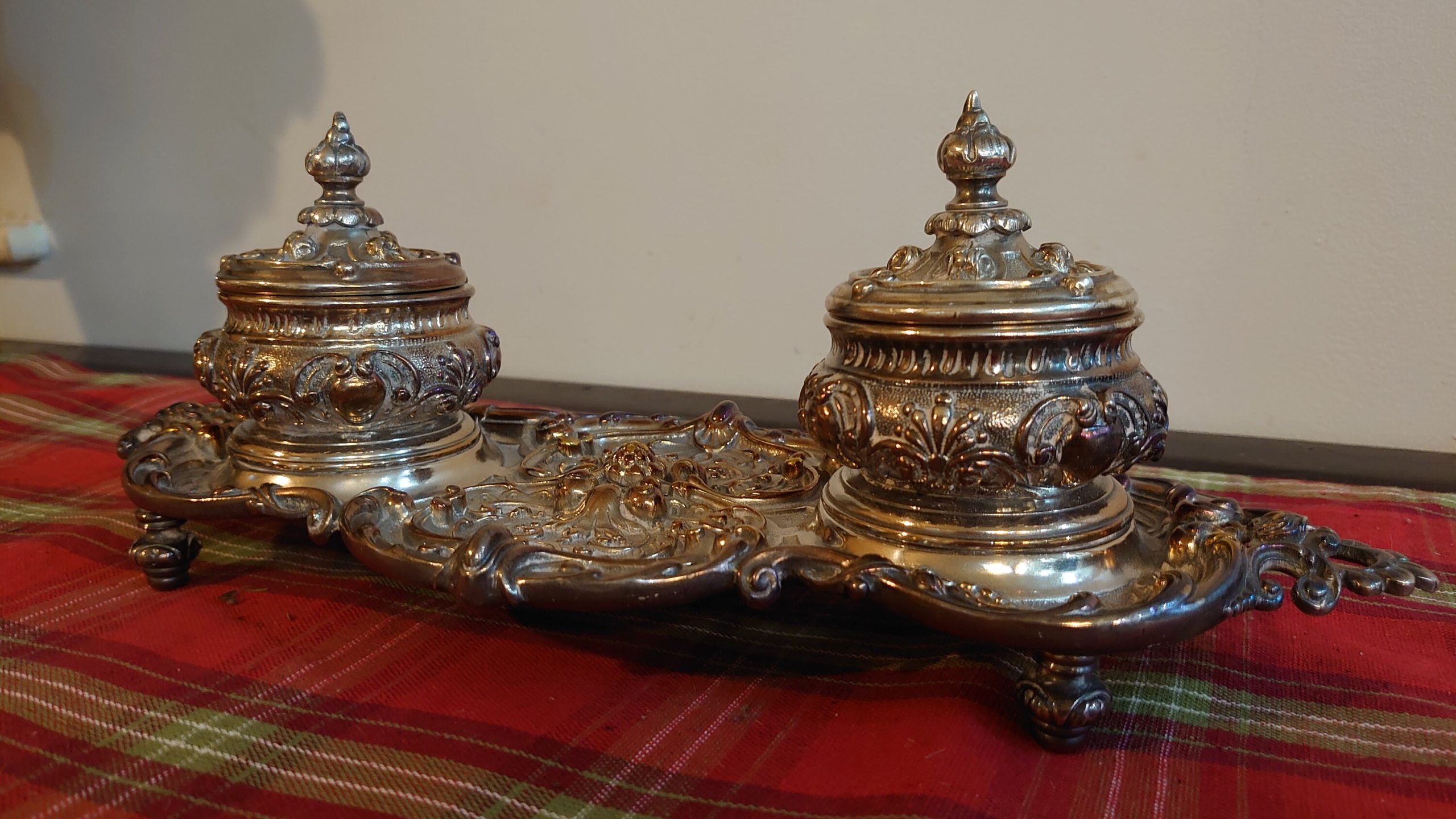 Twin Victorian Pot Plated Inkstand - Very Heavy and Sturdy - Complete with Original Glass Liners - Image 4