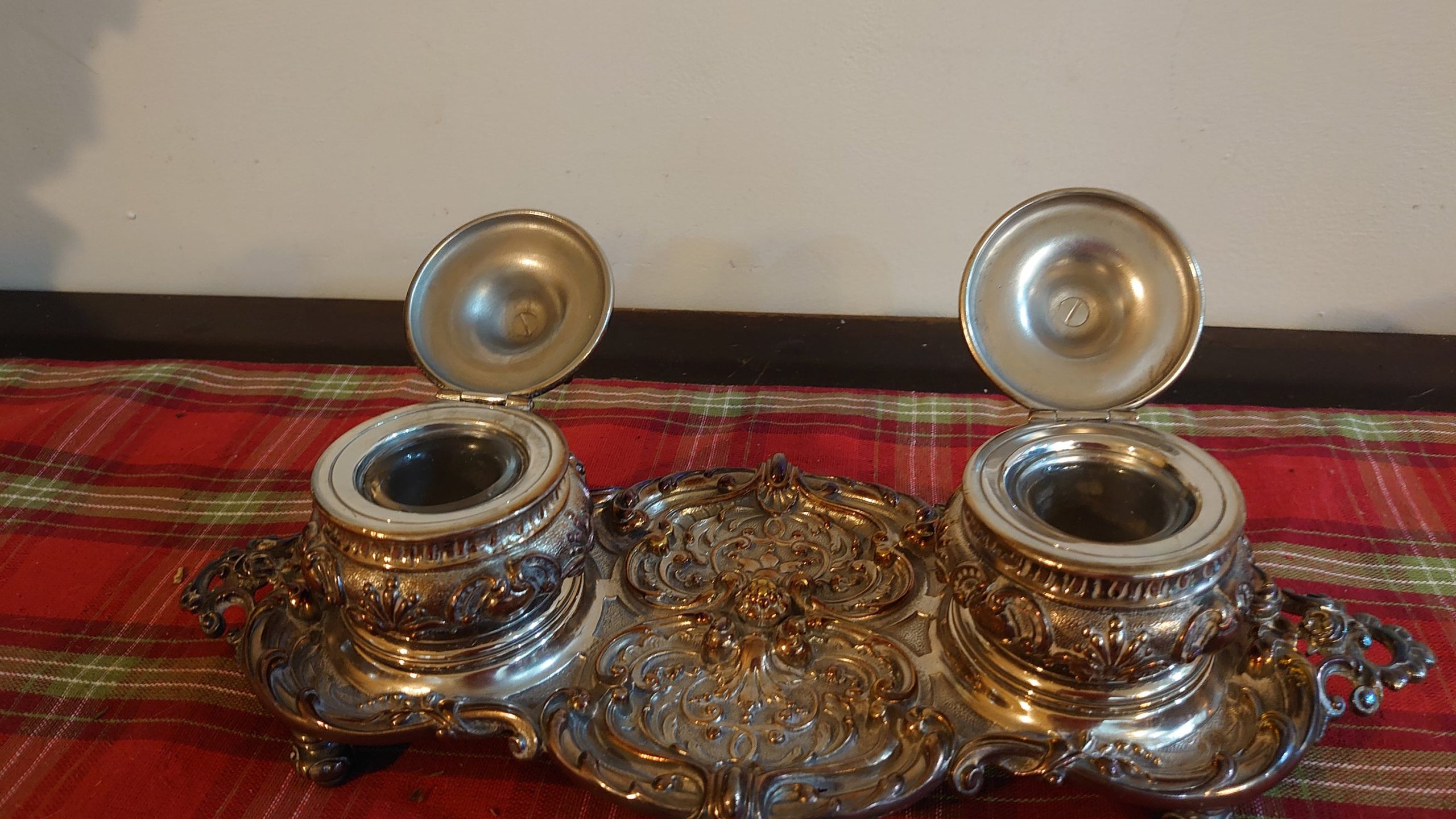 Twin Victorian Pot Plated Inkstand - Very Heavy and Sturdy - Complete with Original Glass Liners - Image 5