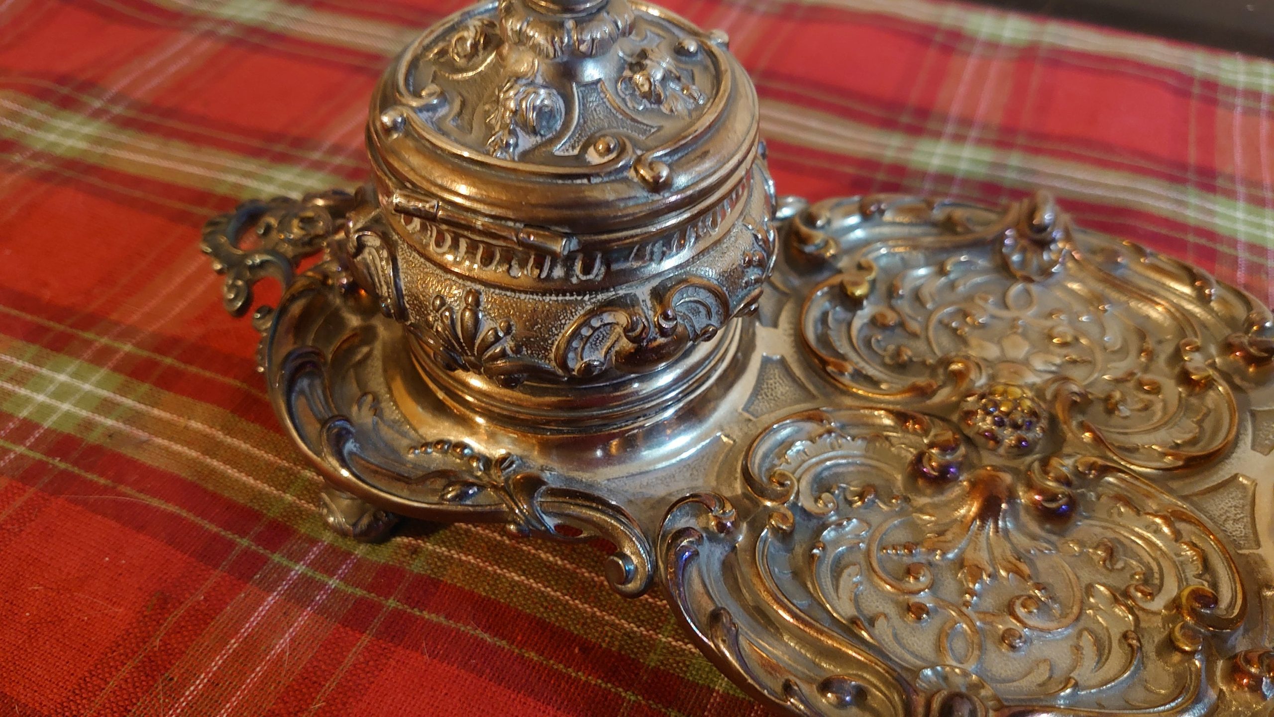 Twin Victorian Pot Plated Inkstand - Very Heavy and Sturdy - Complete with Original Glass Liners - Image 10