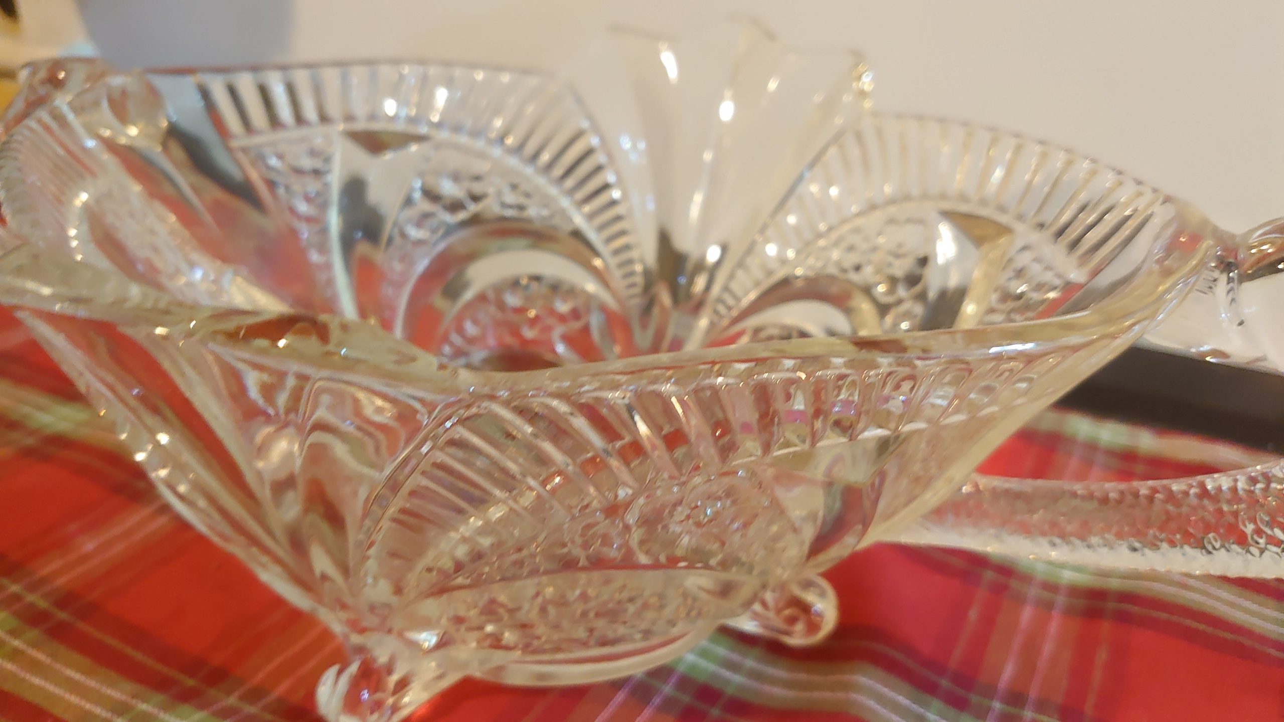 Large Crystal Cut Nut/Fruit or Christmas Bowl - Excellent condition - 39cm wide - Very Robust! - Image 7