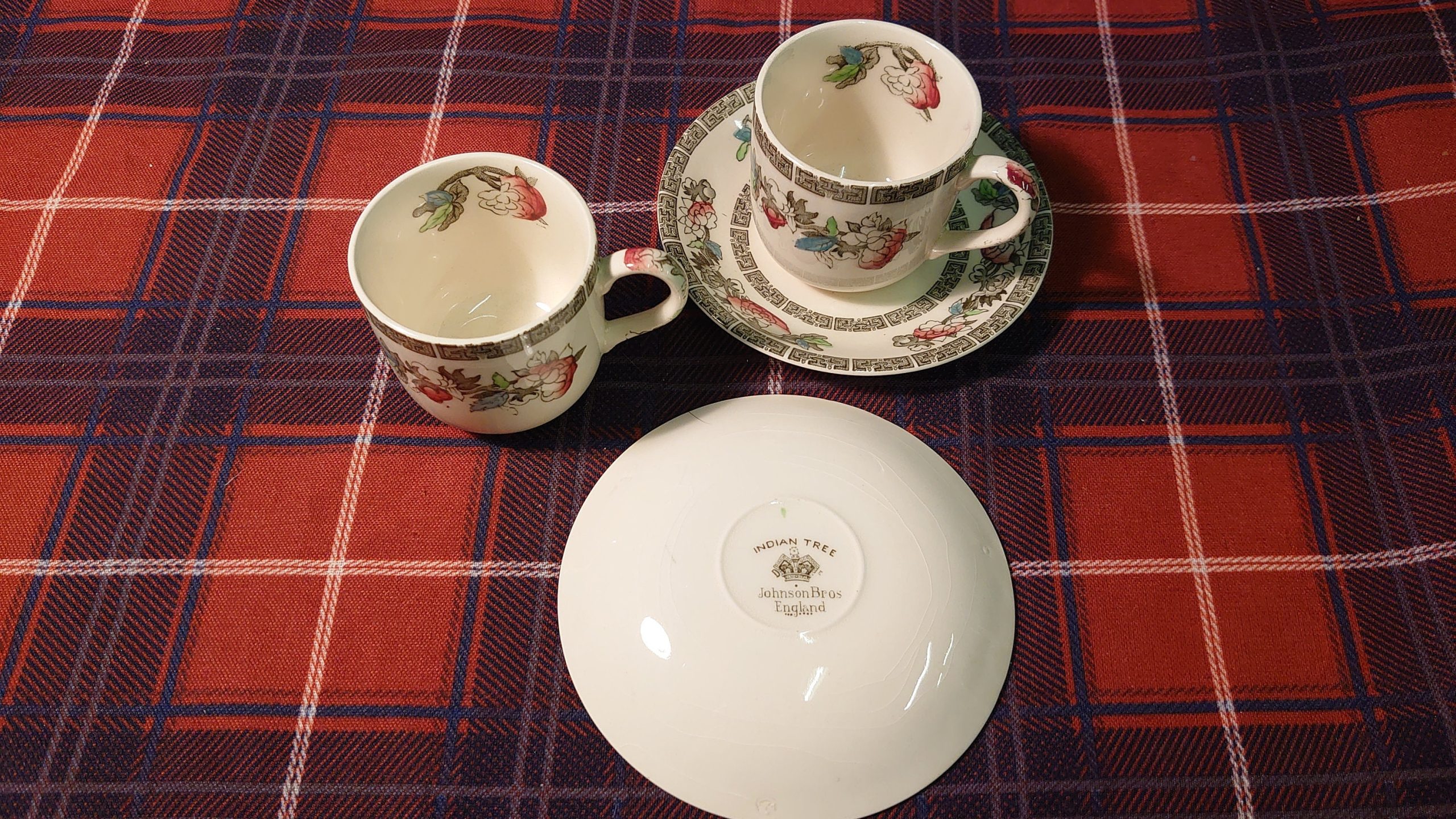 Johnson Brothers Indian Tree Design Cup and Saucer Pair - Very Good Condition - Image 7