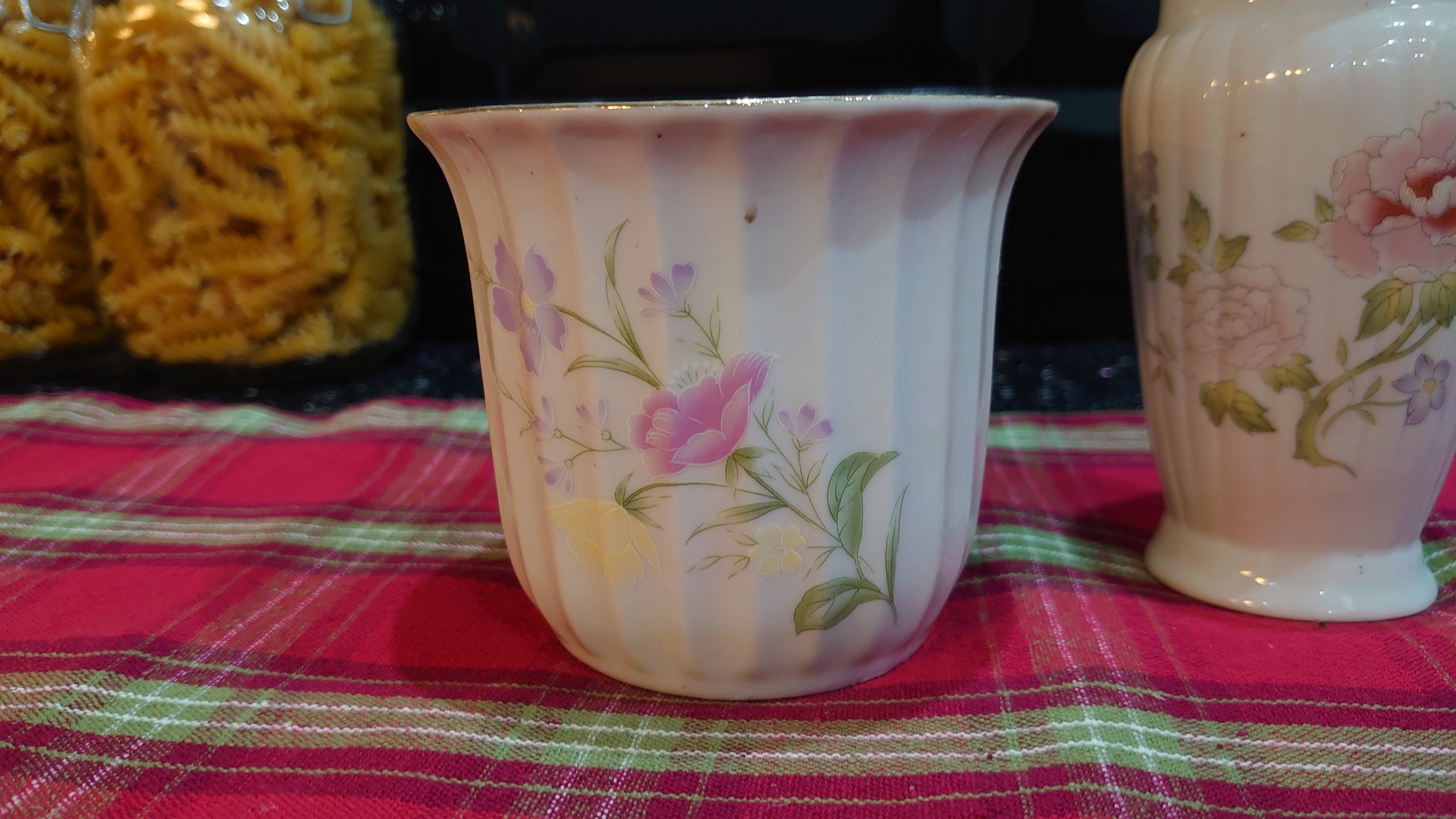Two Non-matching Ceramic Pieces - Indoor Planter and Vase - Very Good Condition - Image 4
