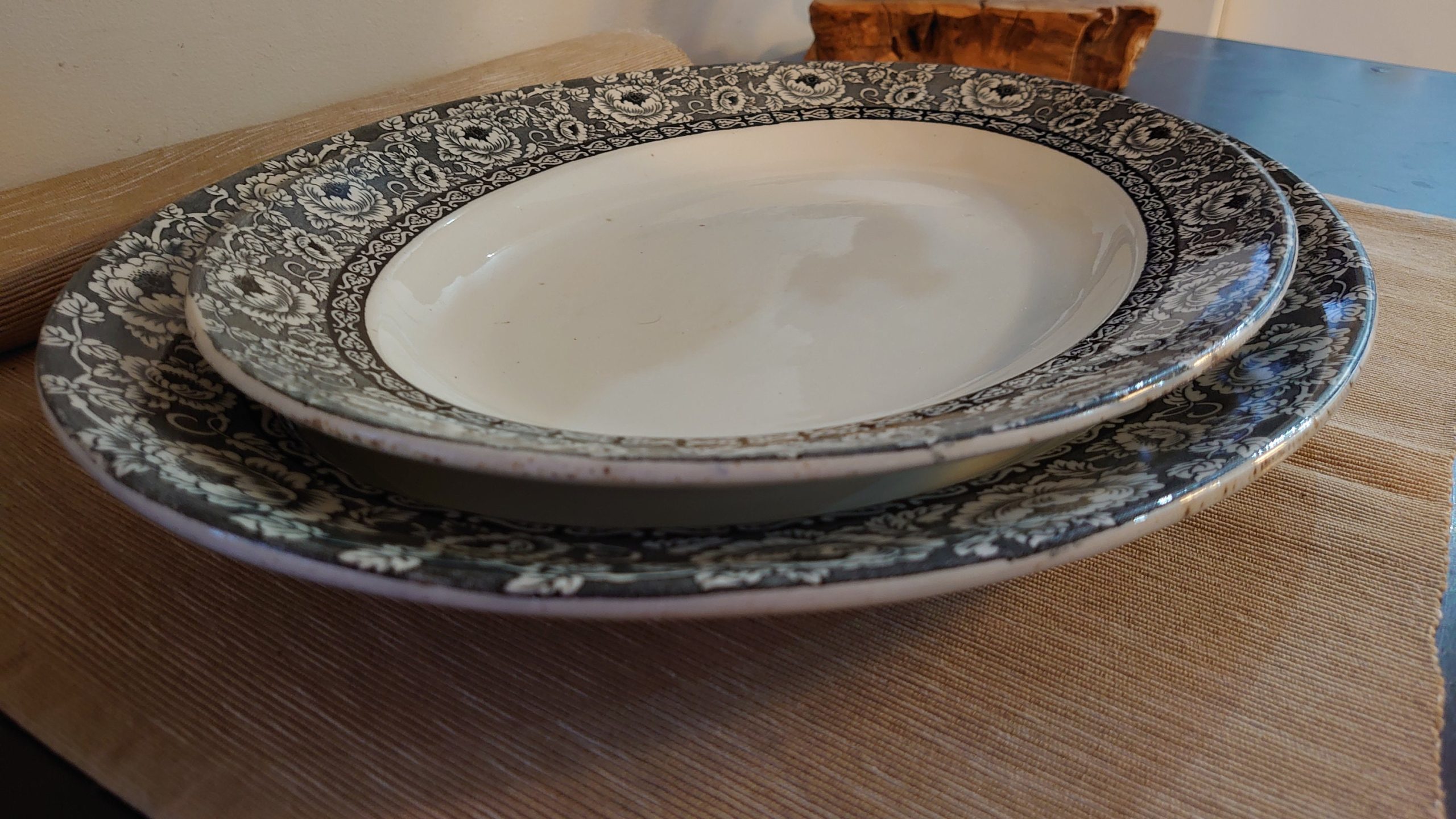 Two J. H. W. (Weatherby) & Sons Ironstone Serving Platters, Hanley, Stoke, UK - Rosary Design - 40cm and 35cm in width - Falcona ware - Image 4