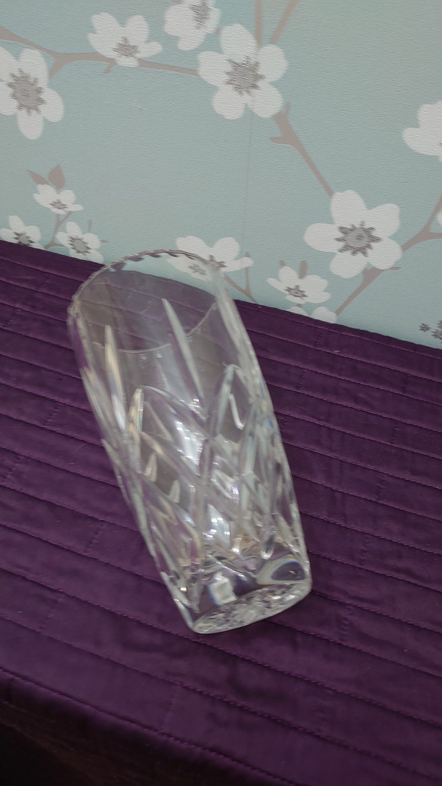 Lead Crystal Cut Glass Vase - Very Good to Excellent Condition - 20cm tall - 11.5cm diameter - Image 6