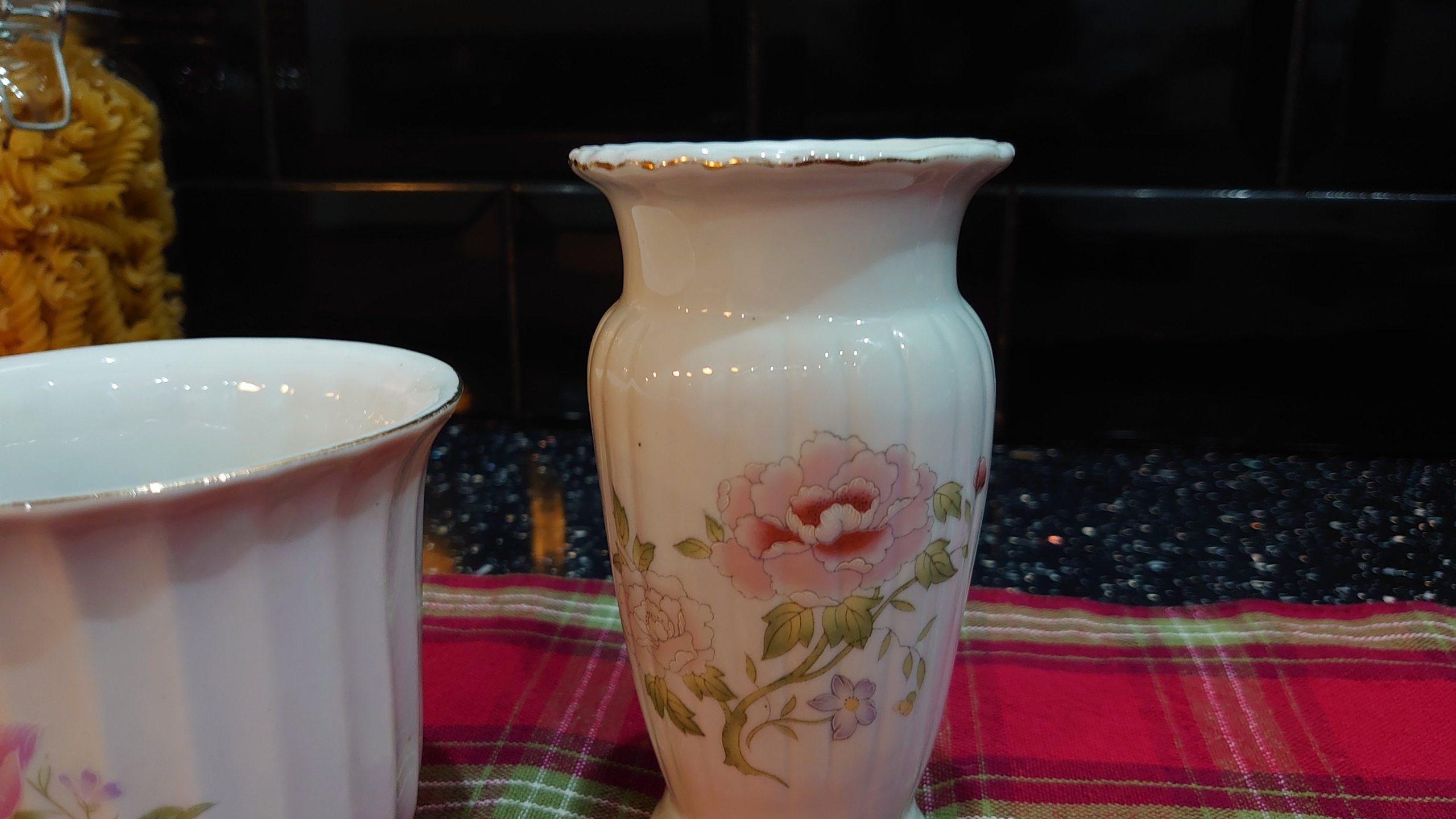 Two Non-matching Ceramic Pieces - Indoor Planter and Vase - Very Good Condition - Image 5