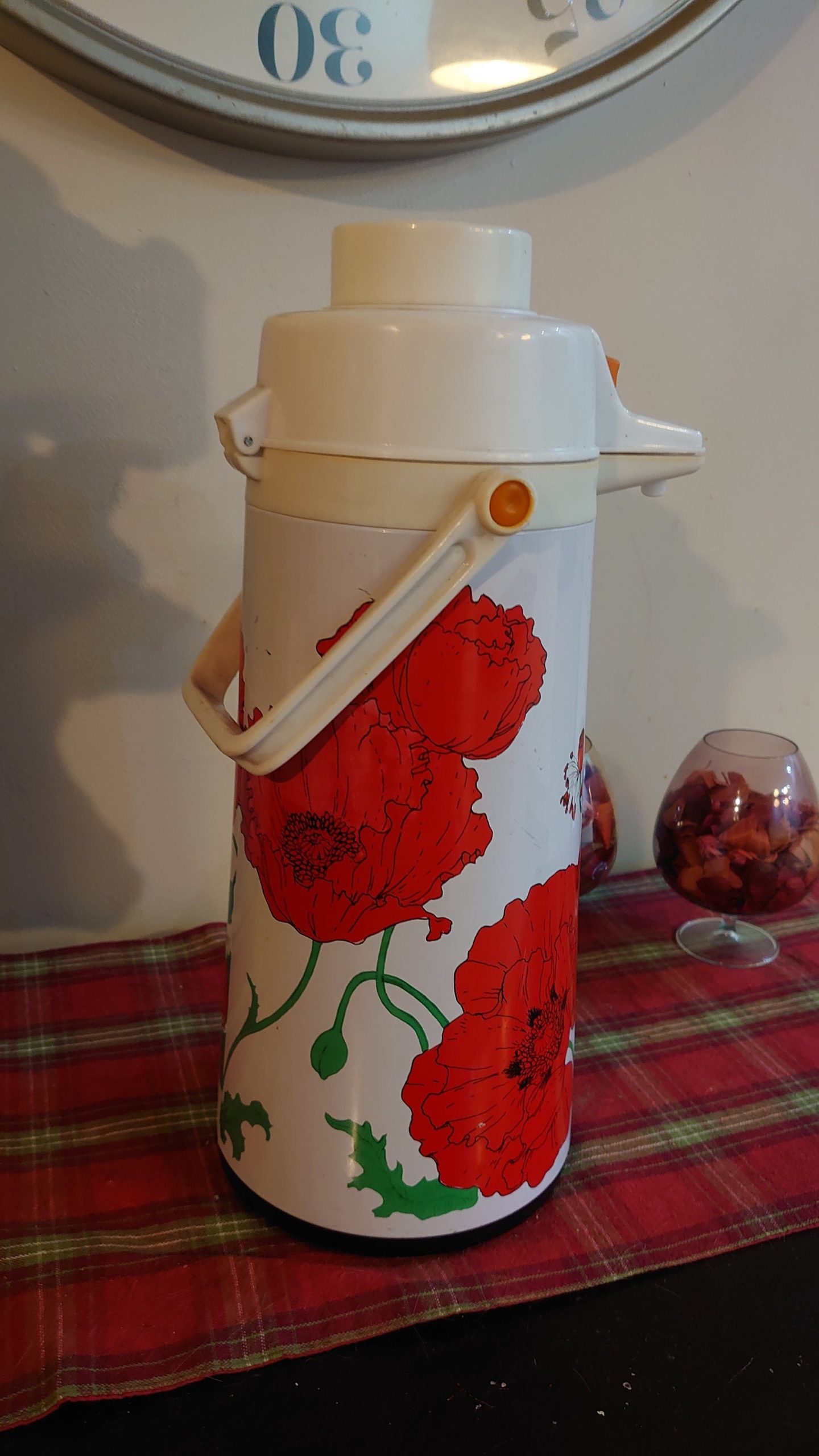 1970s Poppy Motif Hot water Dispenser or Tea Caddy - Image 3
