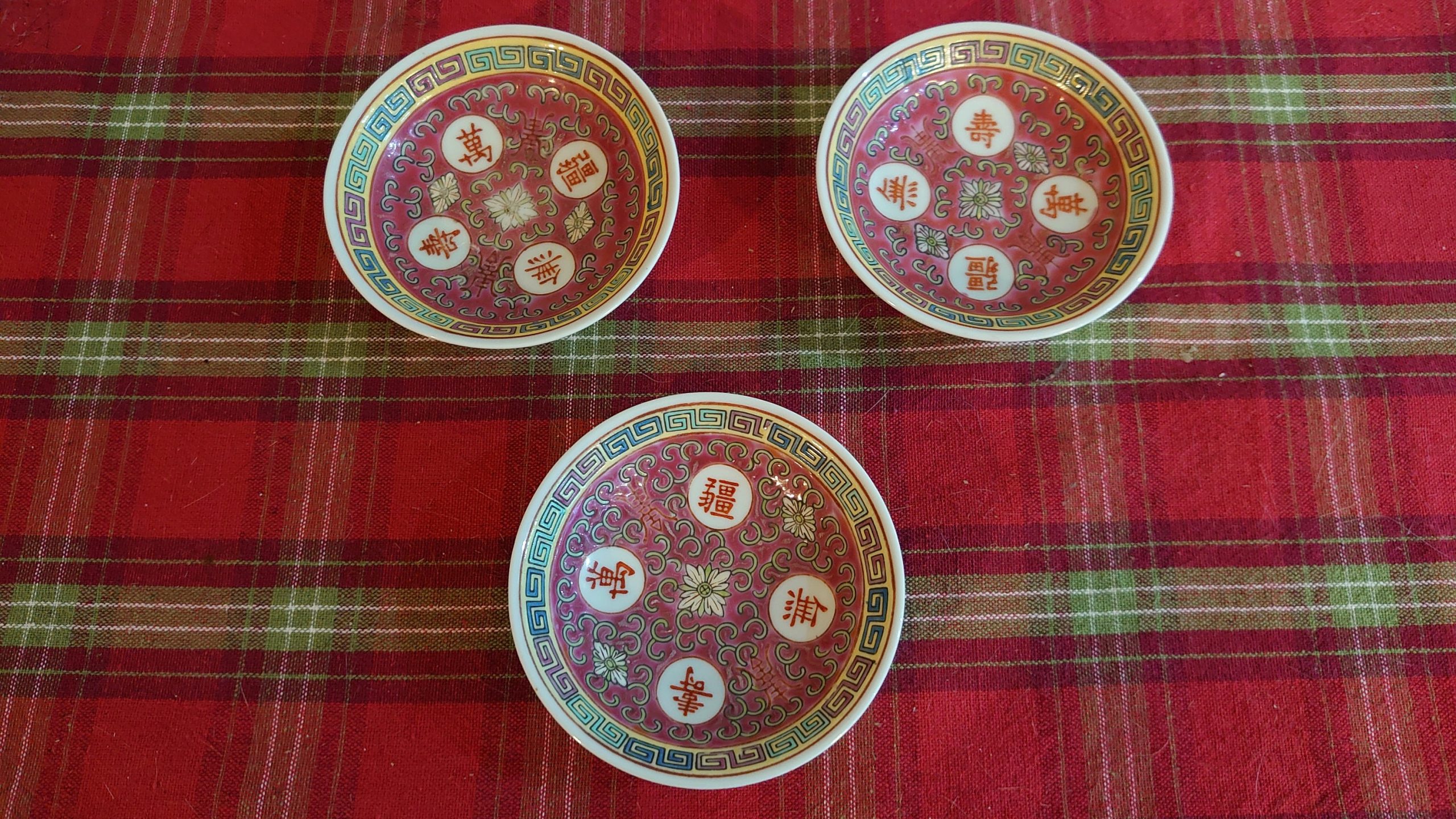 Three Chinese "Imari" Style Plates or Pin Dishes - Excellent Condition - Handpainted - Image 2