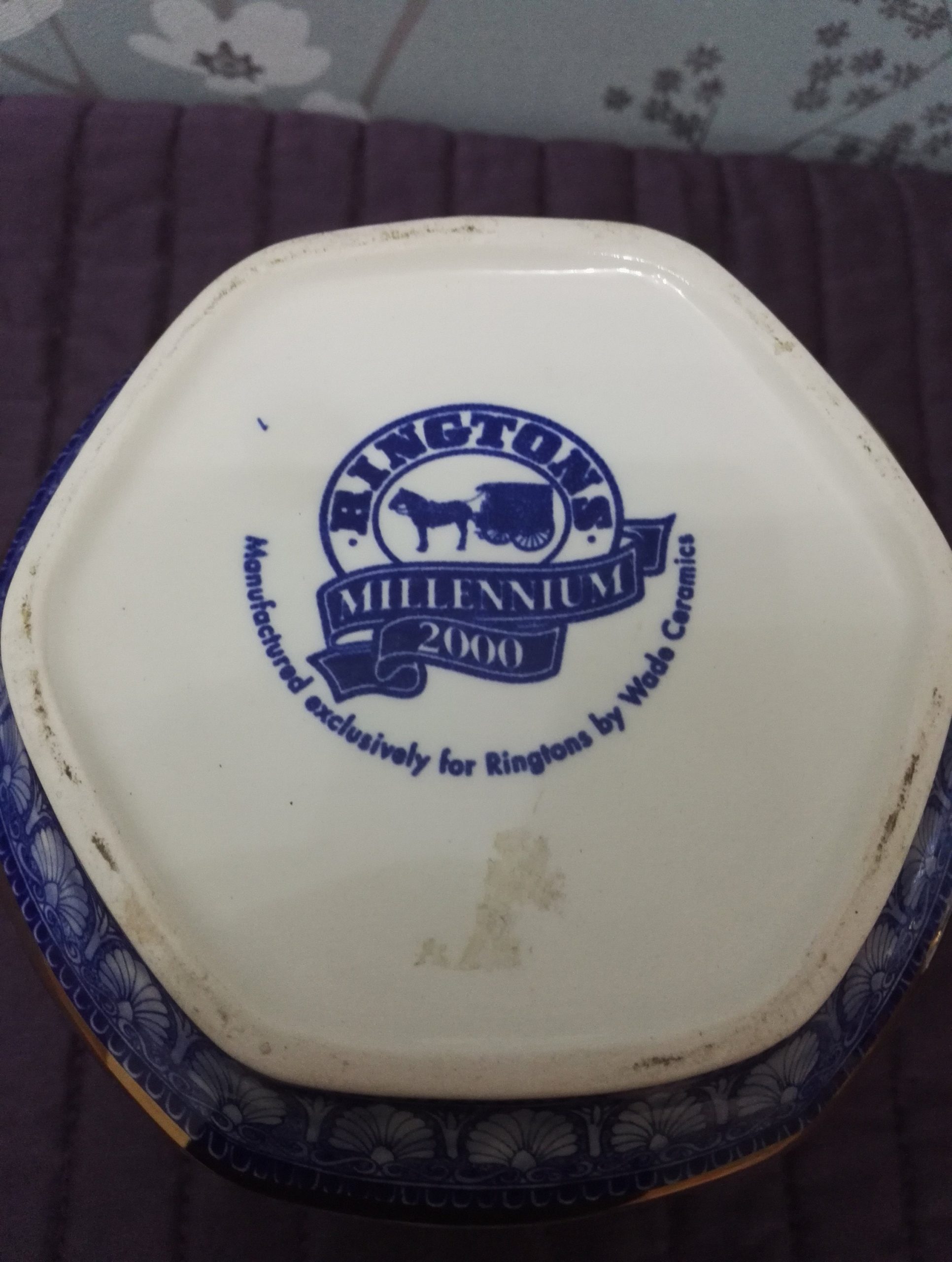Blue and White Rington's Millennium Tea Caddy / Storage Jar - in Very Good to Excellent Condition - with Windsor Castle patterning - Image 10