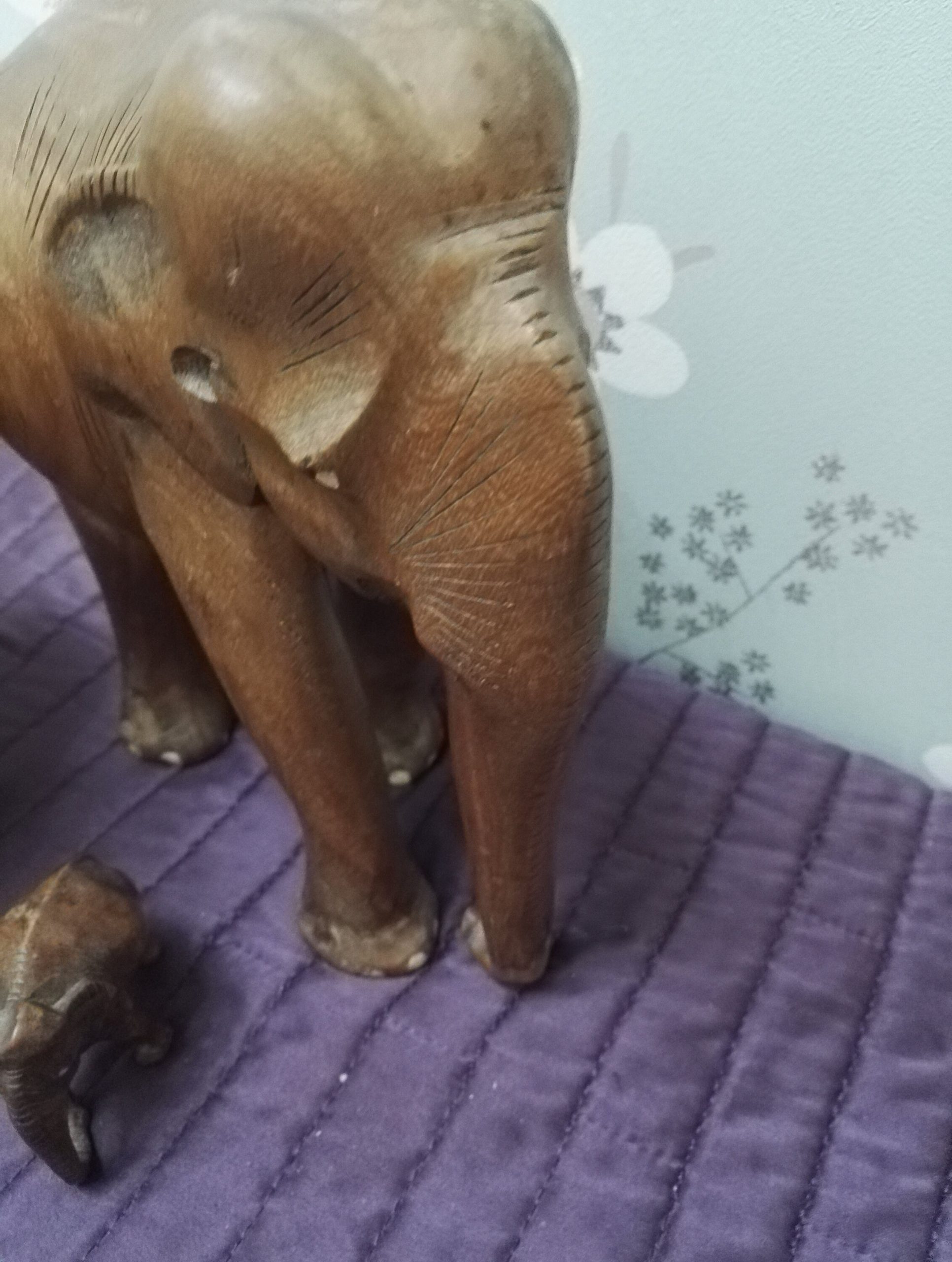 3 Carved Wooden Elephants - Acceptable to Good Condition - Great Gift Idea! - Image 4