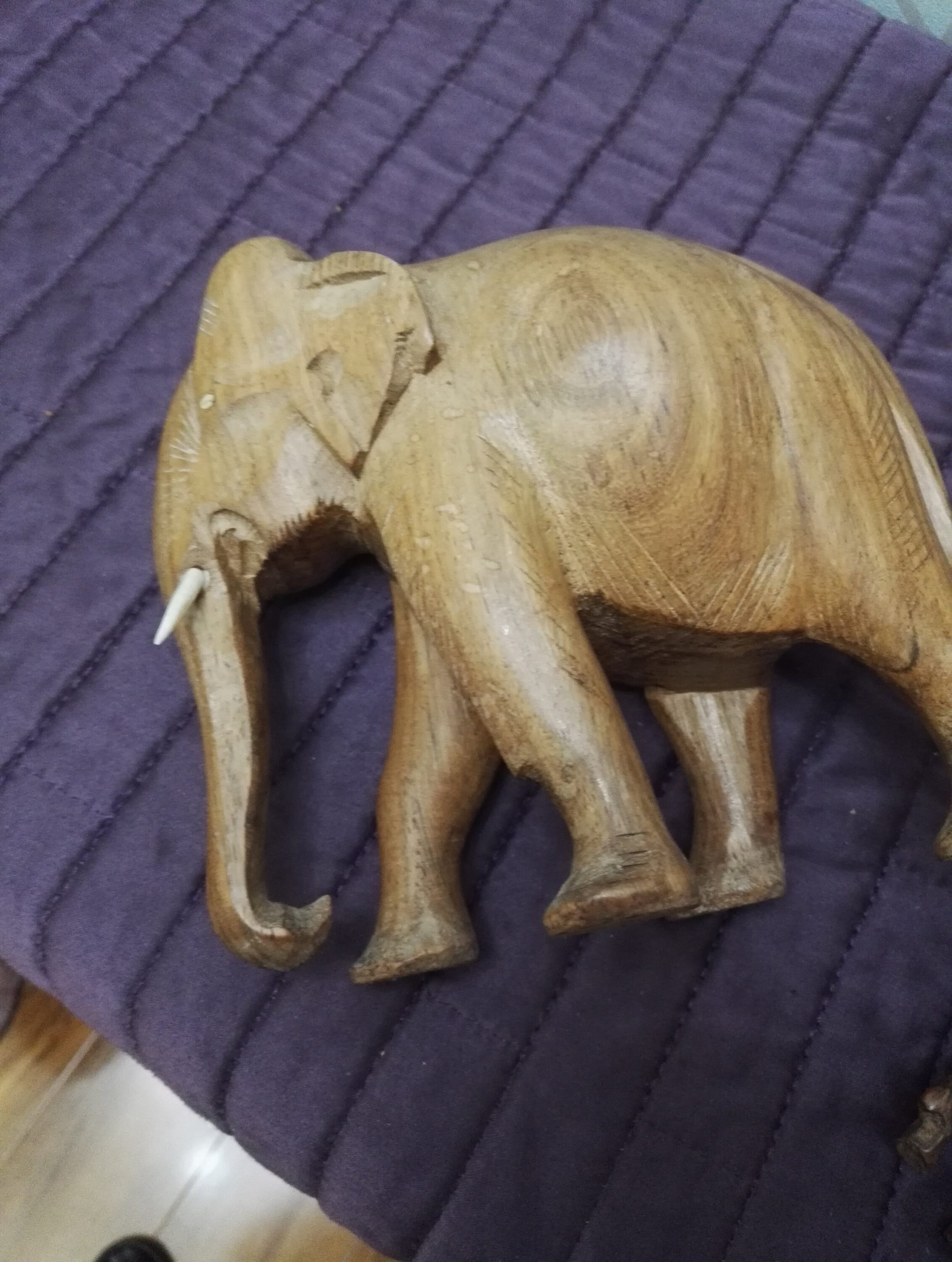 3 Carved Wooden Elephants - Acceptable to Good Condition - Great Gift Idea! - Image 7
