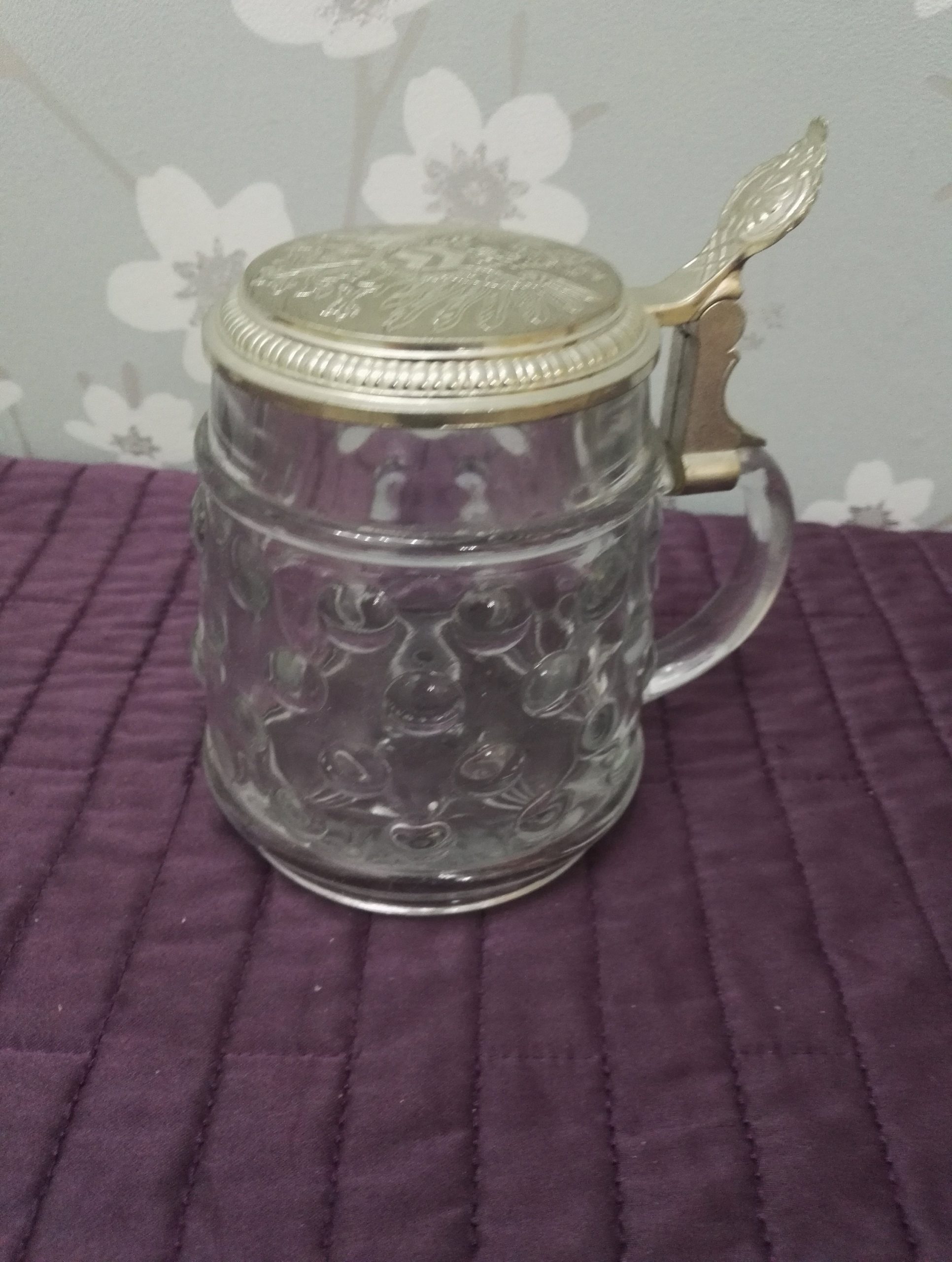 Large Glass Stein with Pewter Metal Lid - 15.5cm to top of handle - 8cm in diameter - Excellent Condition