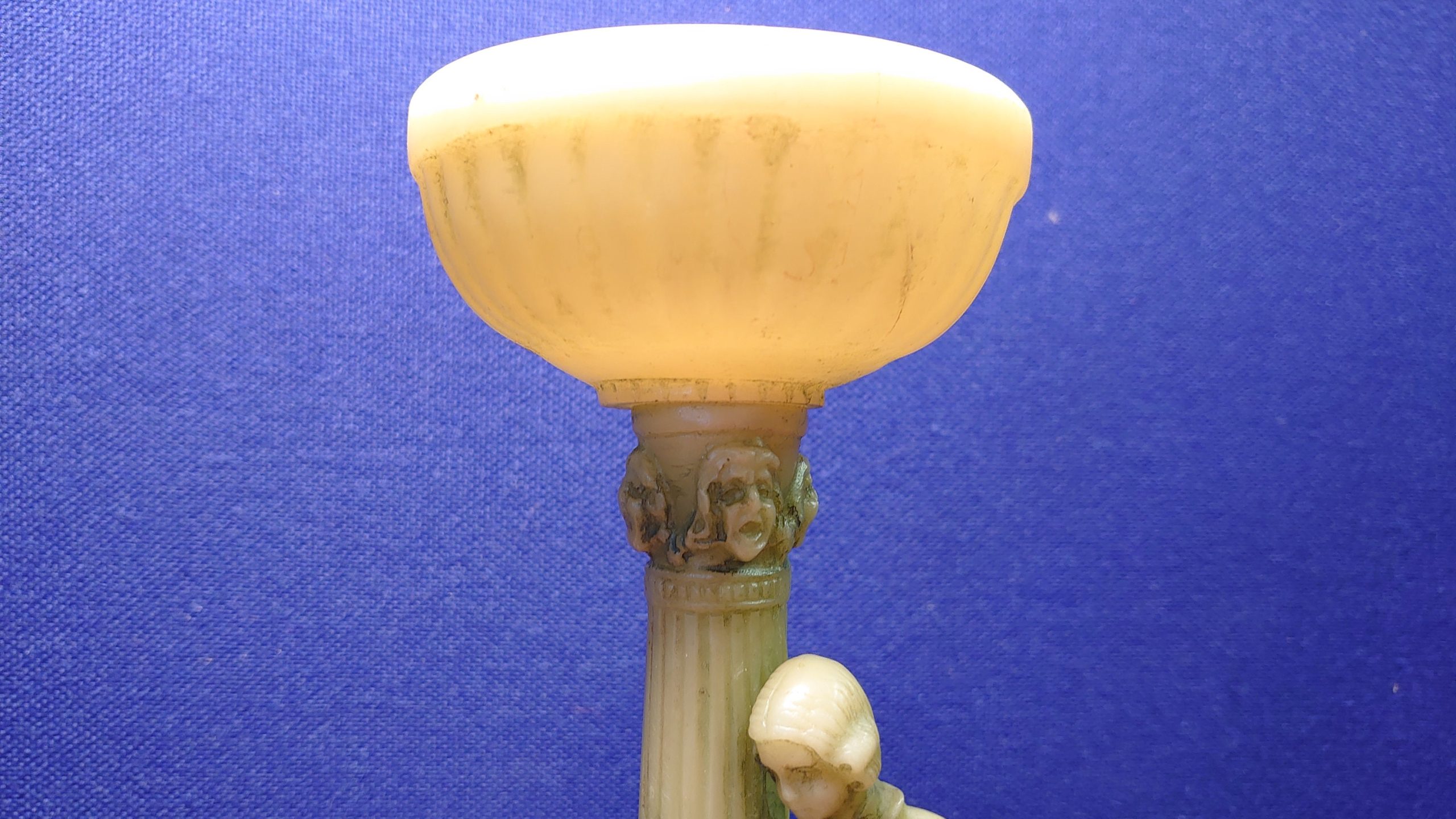 Jade-Effect Resin Candlestick depicting Edwardian Pair - Acceptable to Good Condition - 28cm tall - 10cm diameter - Image 5