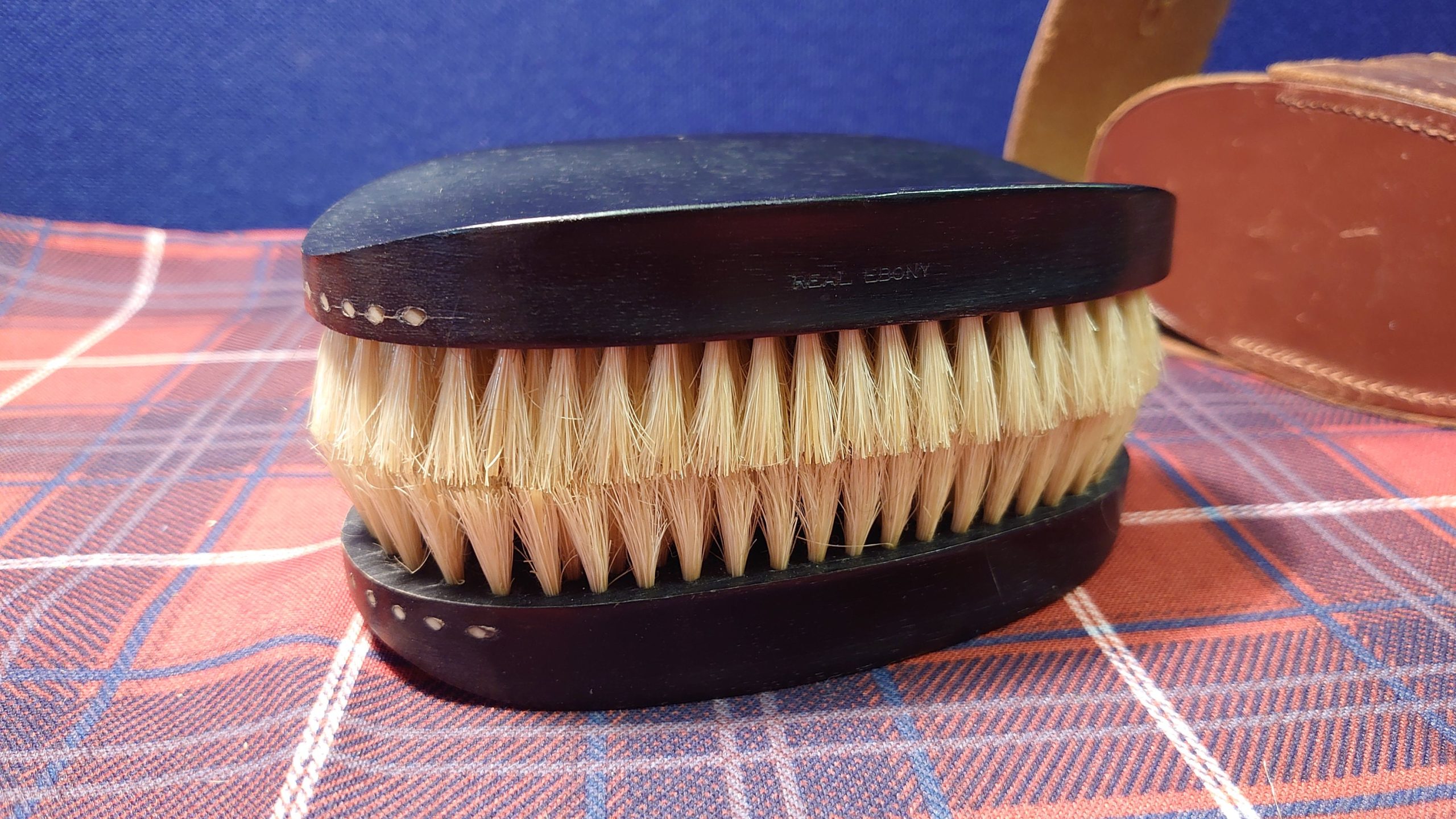 Vintage Gentleman's Ebony Dress Brush Pair in a Leather Case with Strap and Buckle - Good to Very Good condition - Image 9