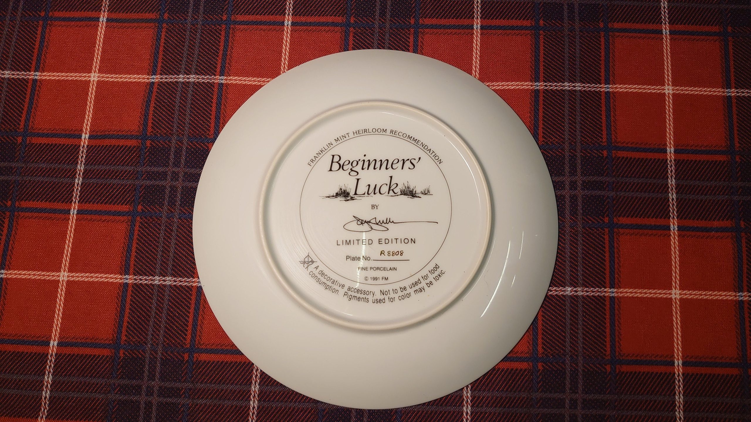 Beginners' Luck Plate - Decorative Wall Plate - Black Labrador Pups - Great Item for Dog Lovers - Image 4