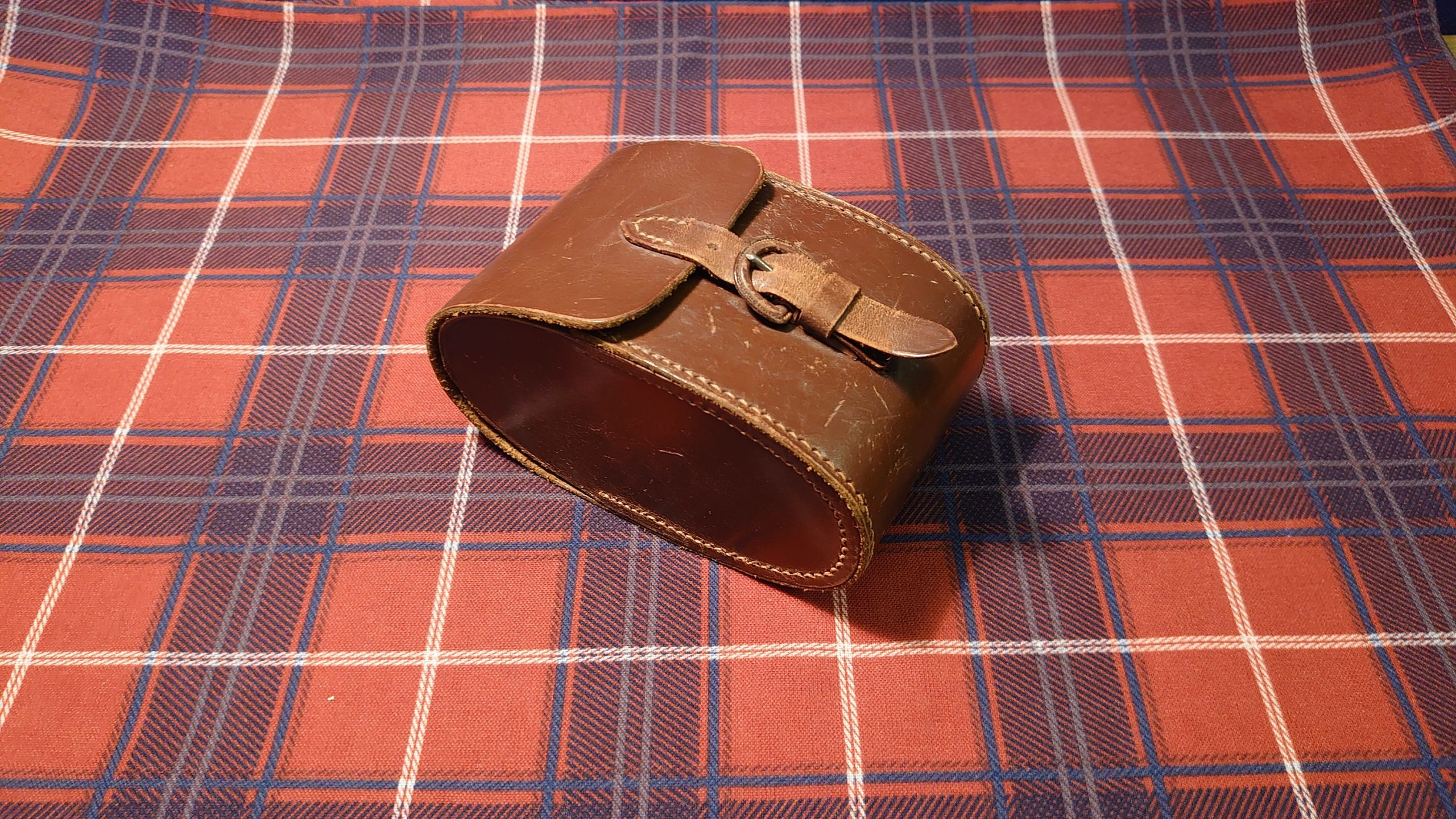Vintage Gentleman's Ebony Dress Brush Pair in a Leather Case with Strap and Buckle - Good to Very Good condition - Image 2