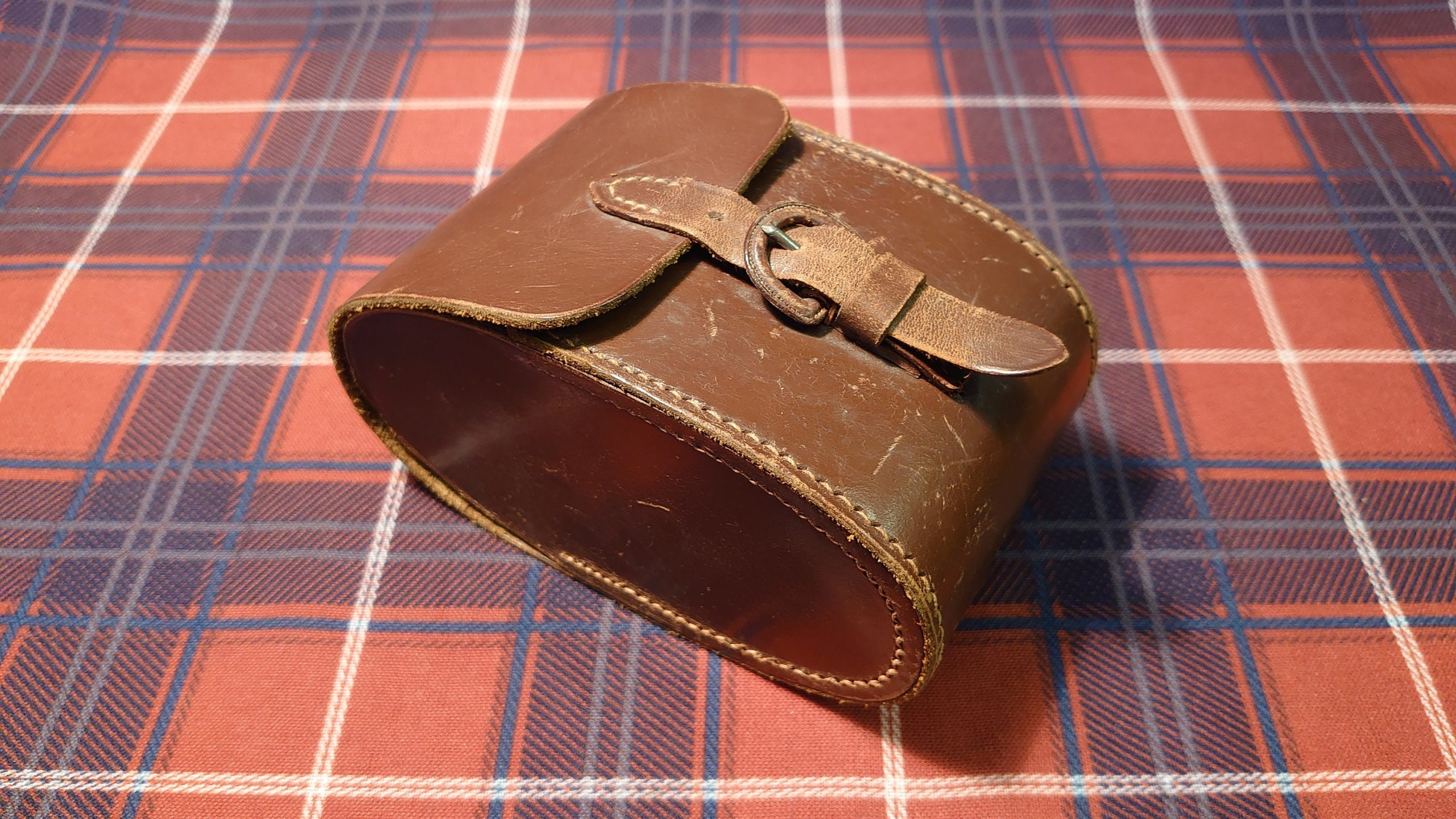 Vintage Gentleman's Ebony Dress Brush Pair in a Leather Case with Strap and Buckle - Good to Very Good condition - Image 3