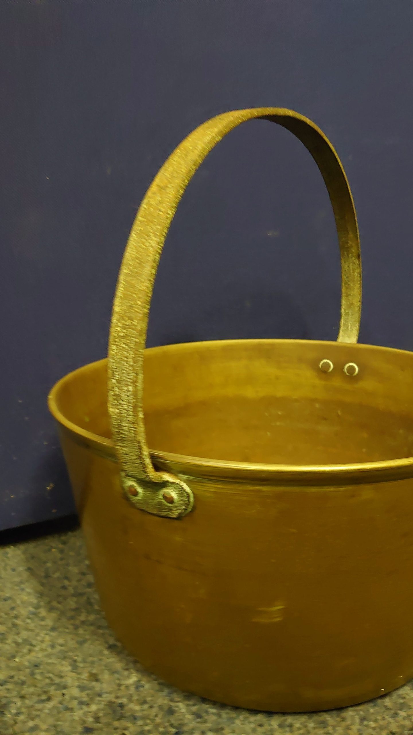 Medium Antique Victorian Brass Jam Pan - Good condition - 38cm diameter - 38cm tall - Working Condition! - Image 6