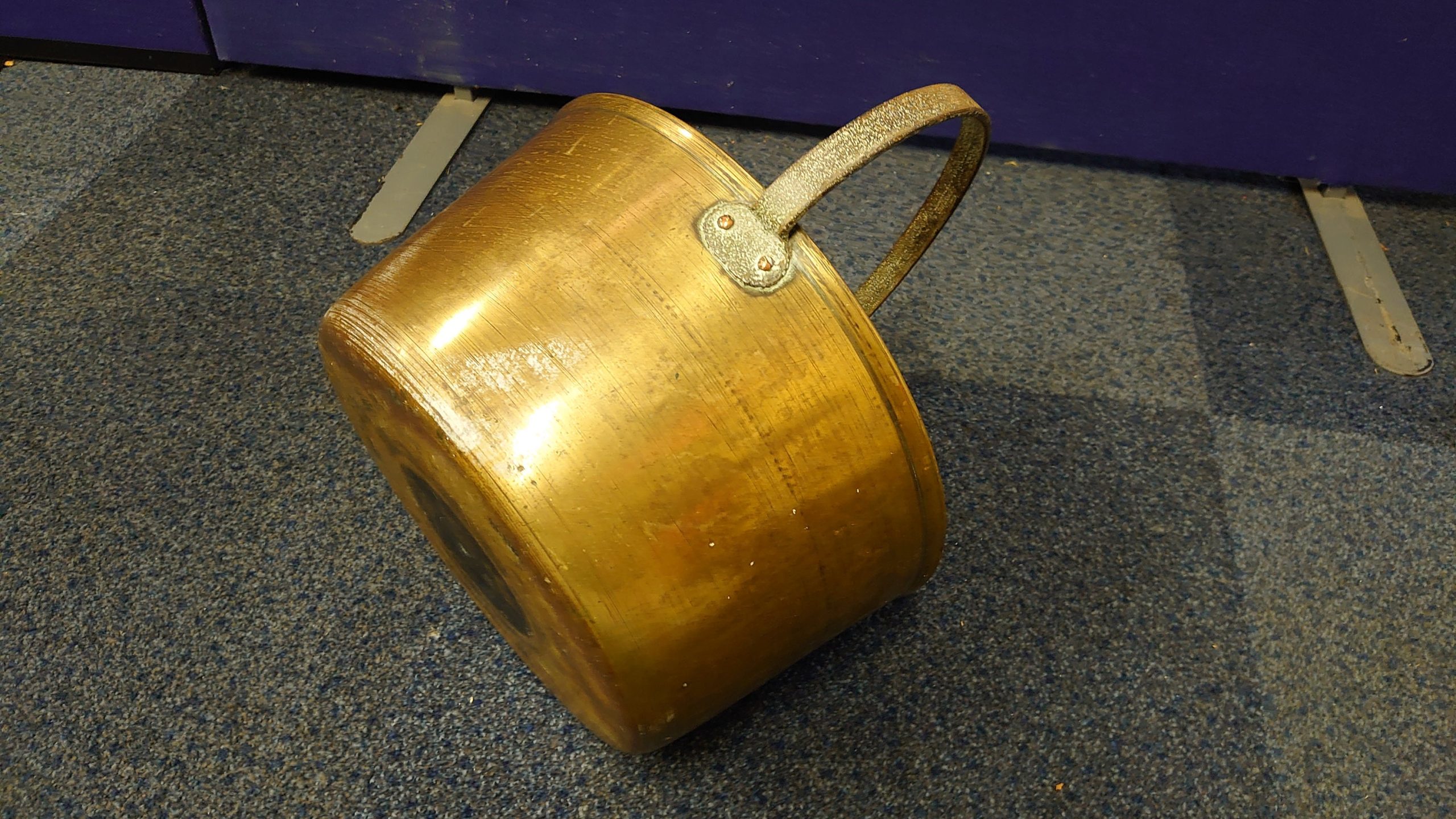 Medium Antique Victorian Brass Jam Pan - Good condition - 38cm diameter - 38cm tall - Working Condition! - Image 7