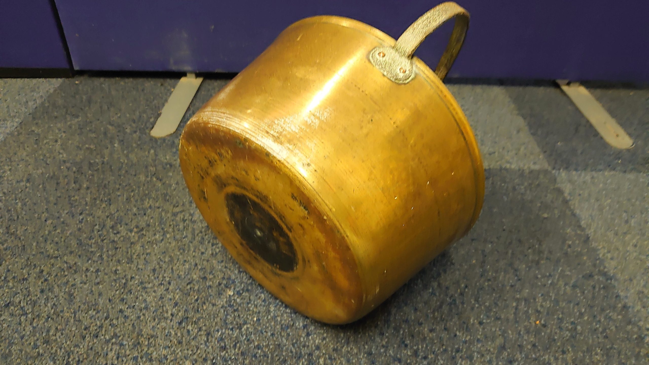 Medium Antique Victorian Brass Jam Pan - Good condition - 38cm diameter - 38cm tall - Working Condition! - Image 8