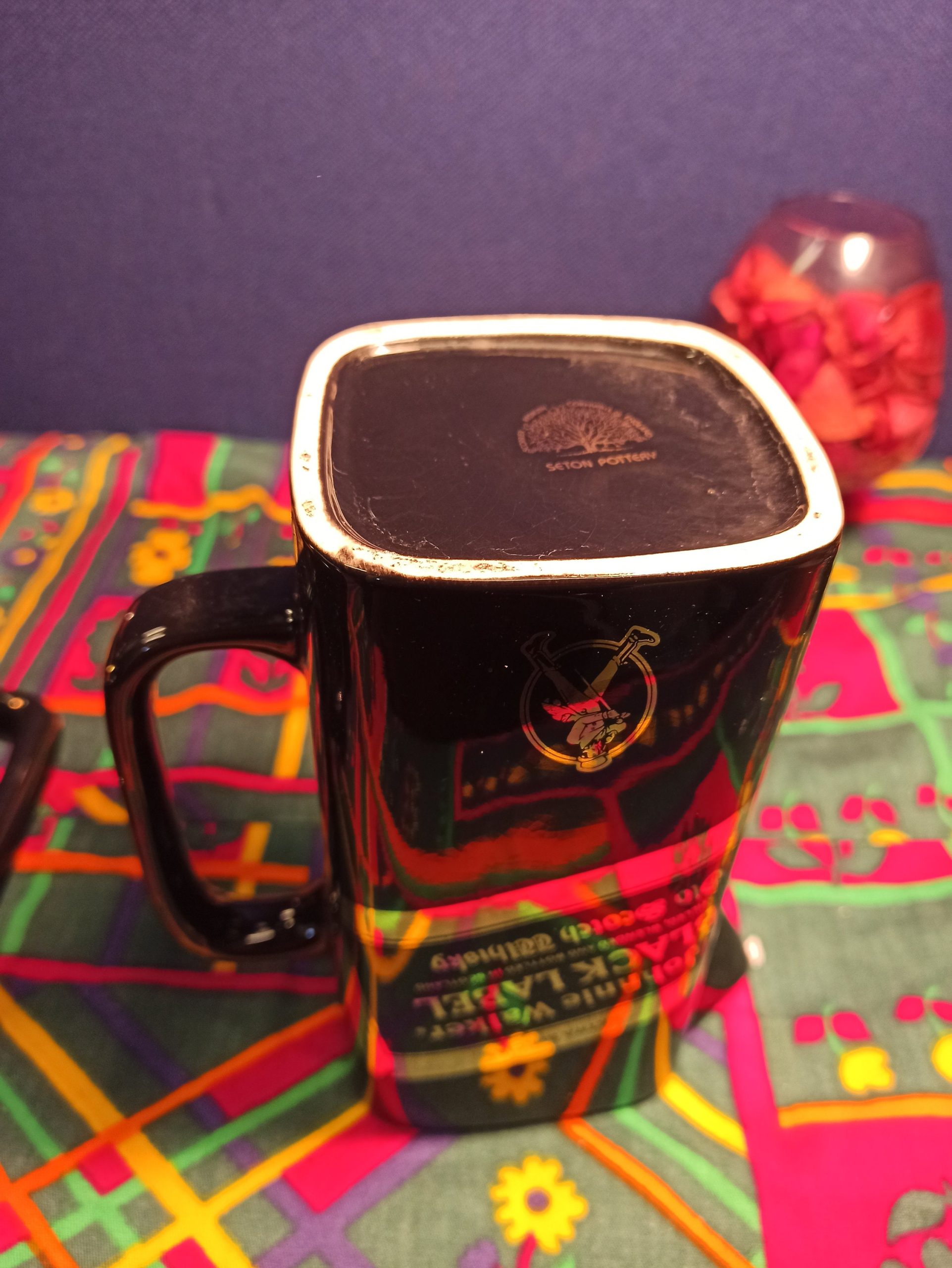 Pair of Black Jonnie Walker Pitchers / Tankards - Collectables - Image 7