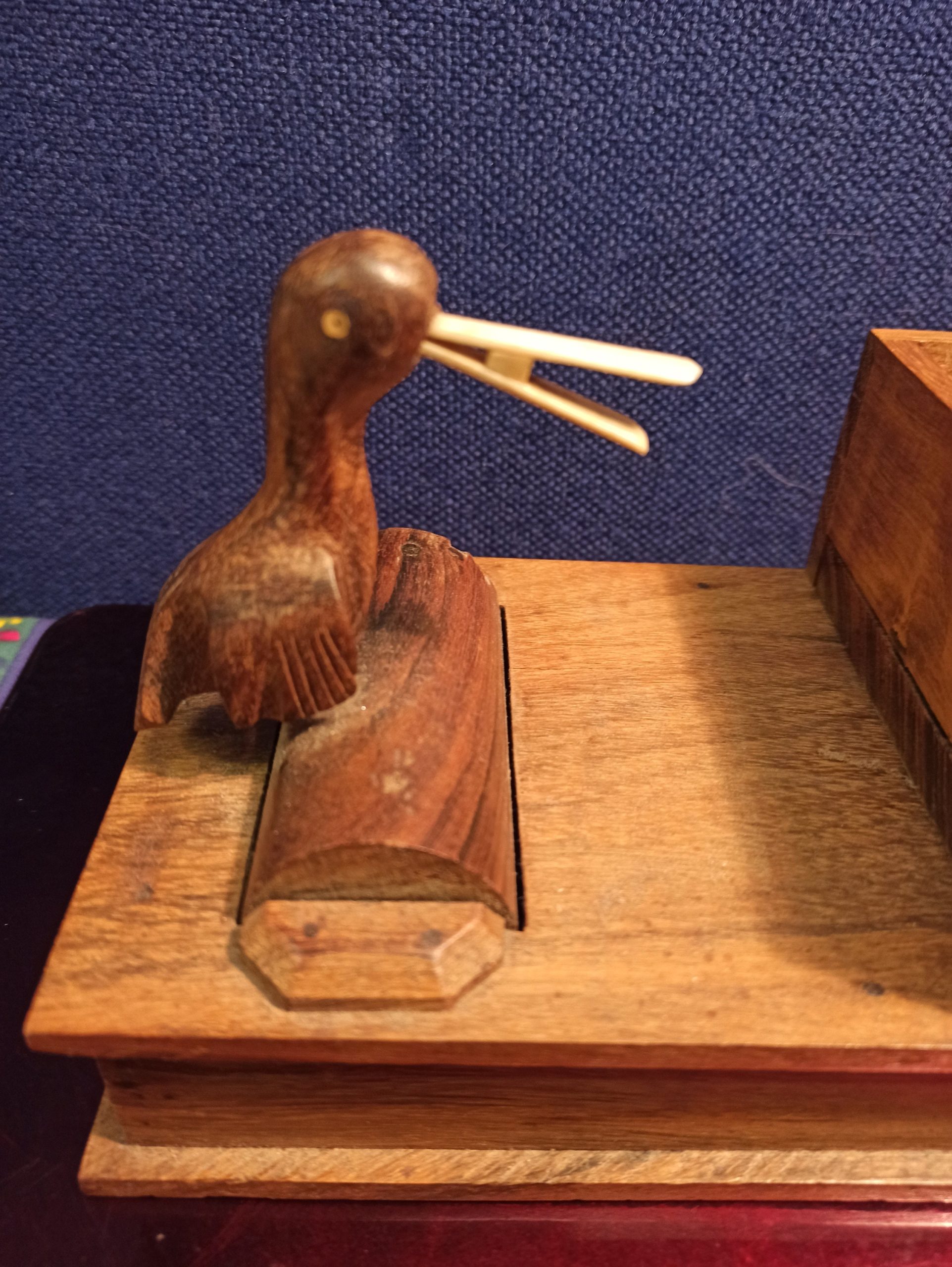 Cigarette Dispenser. Smoking Memorabilia - Bird takes cigarette out of box. Good condition - Image 2