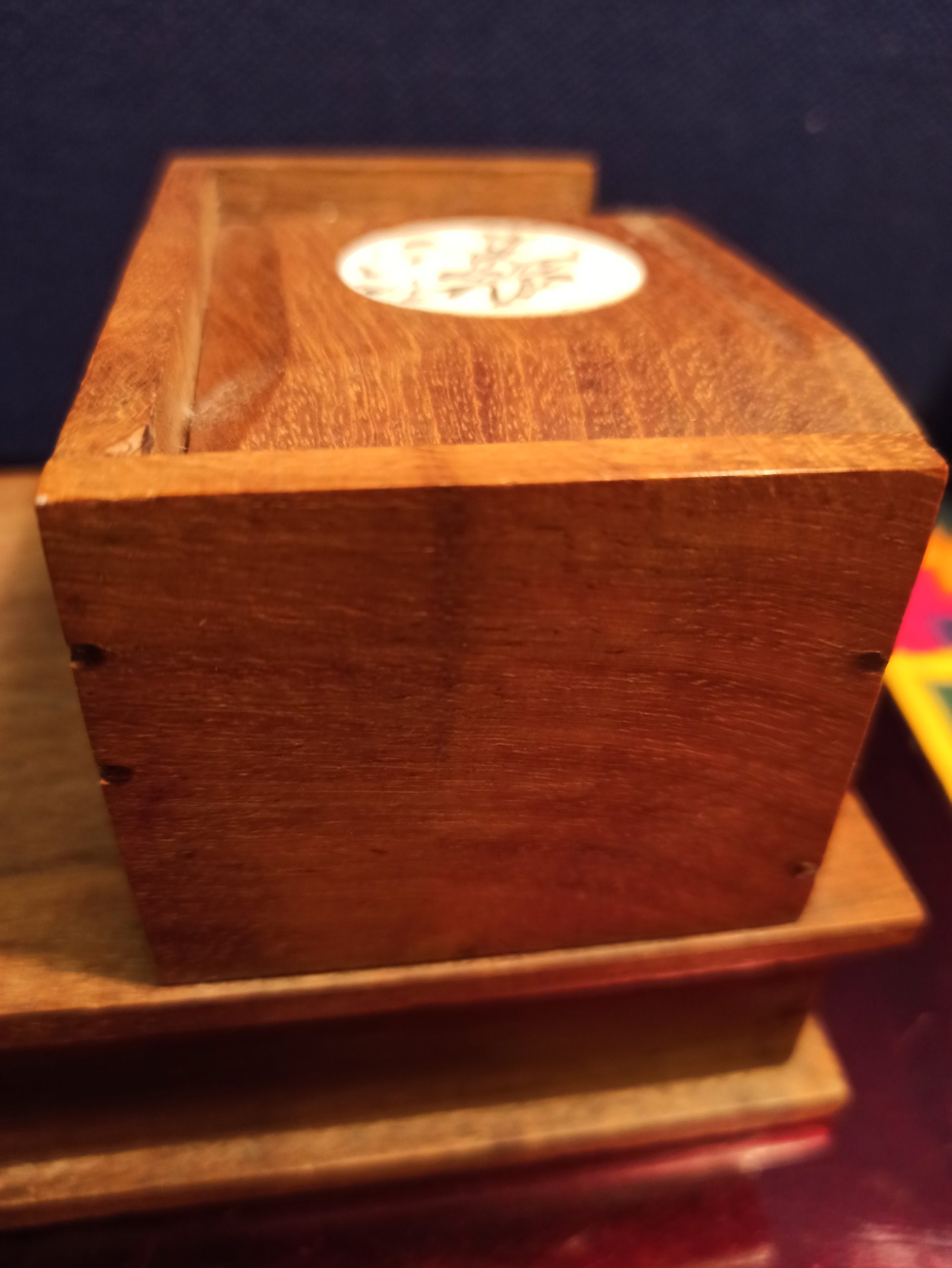 Cigarette Dispenser. Smoking Memorabilia - Bird takes cigarette out of box. Good condition - Image 9
