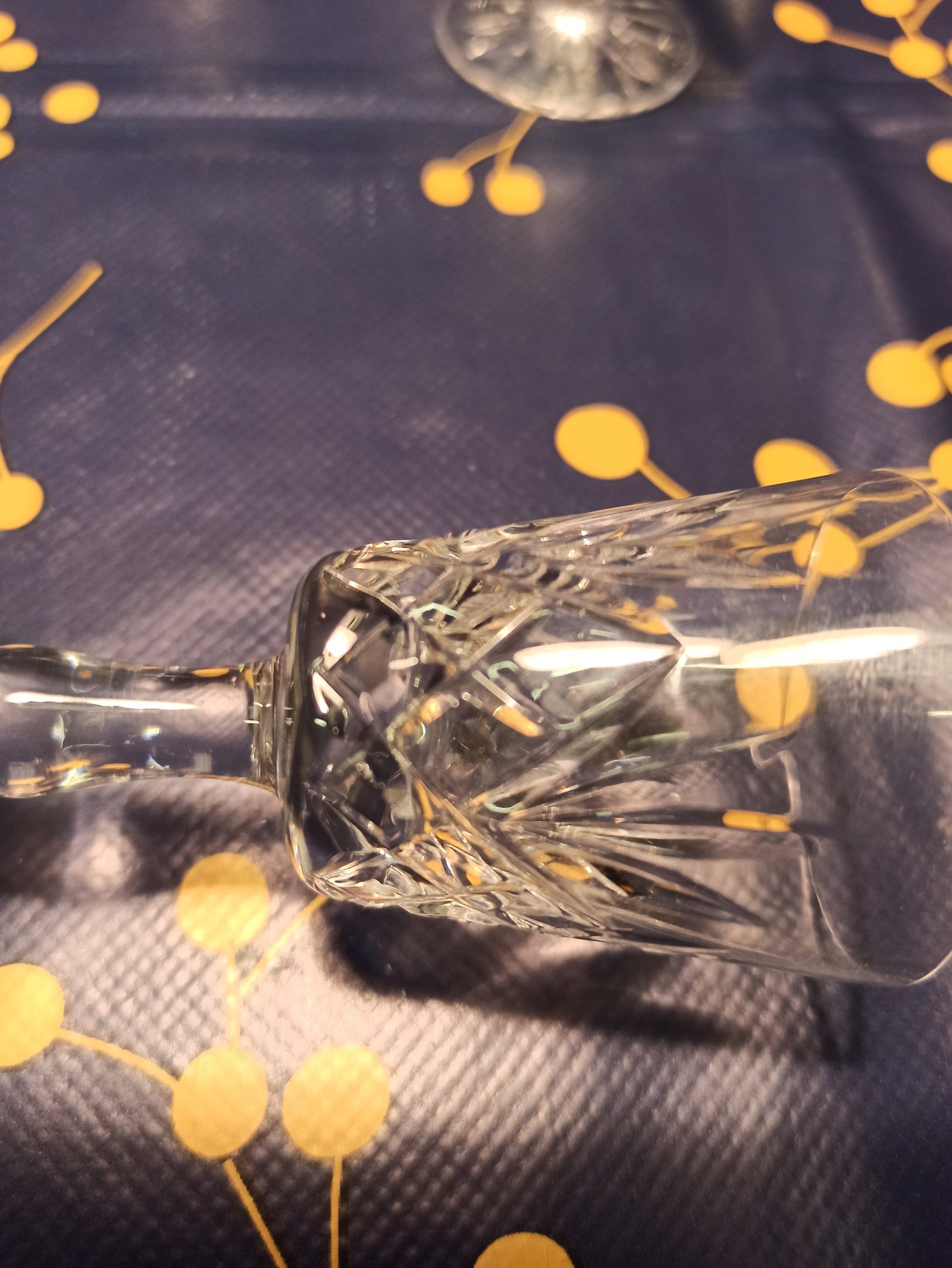 Set of 6 Liqueur Cordial Stem Glasses. Star Cut Base Design. Excellent Condition. - Image 6