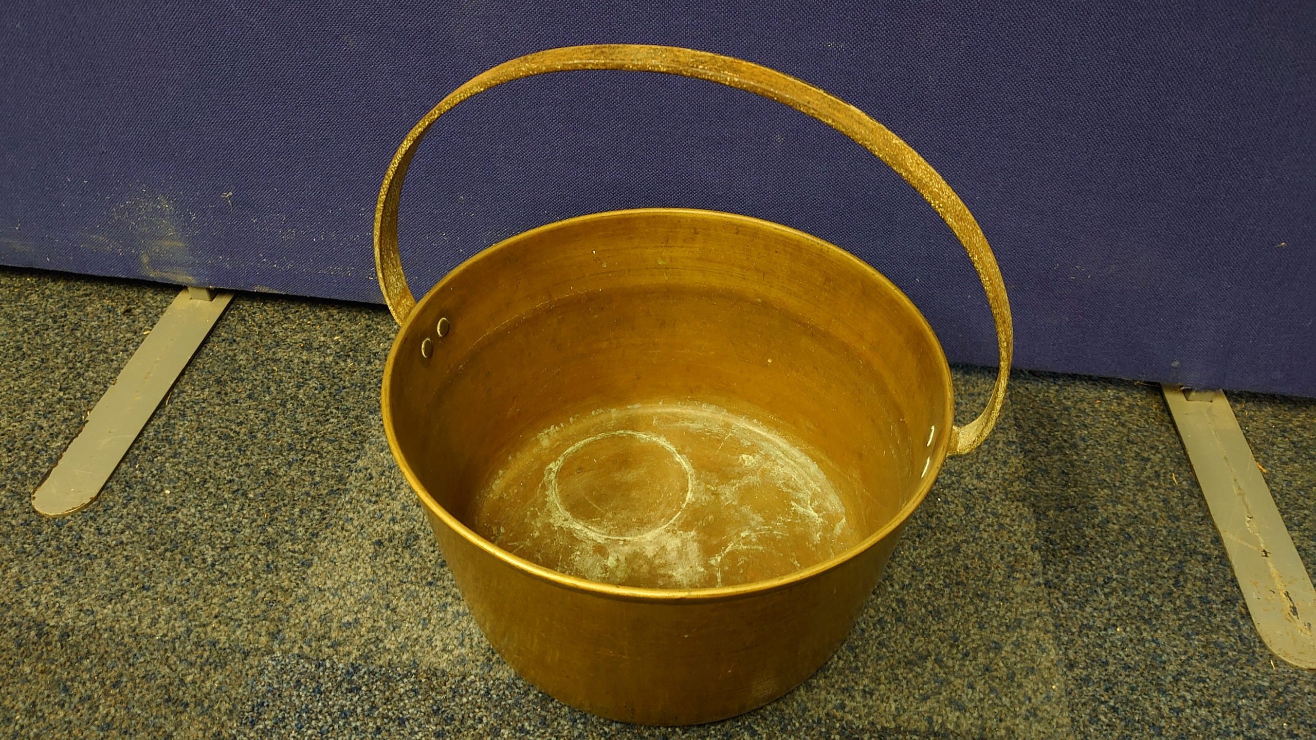 Medium Antique Victorian Brass Jam Pan - Good condition - 38cm diameter - 38cm tall - Working Condition! - Image 3
