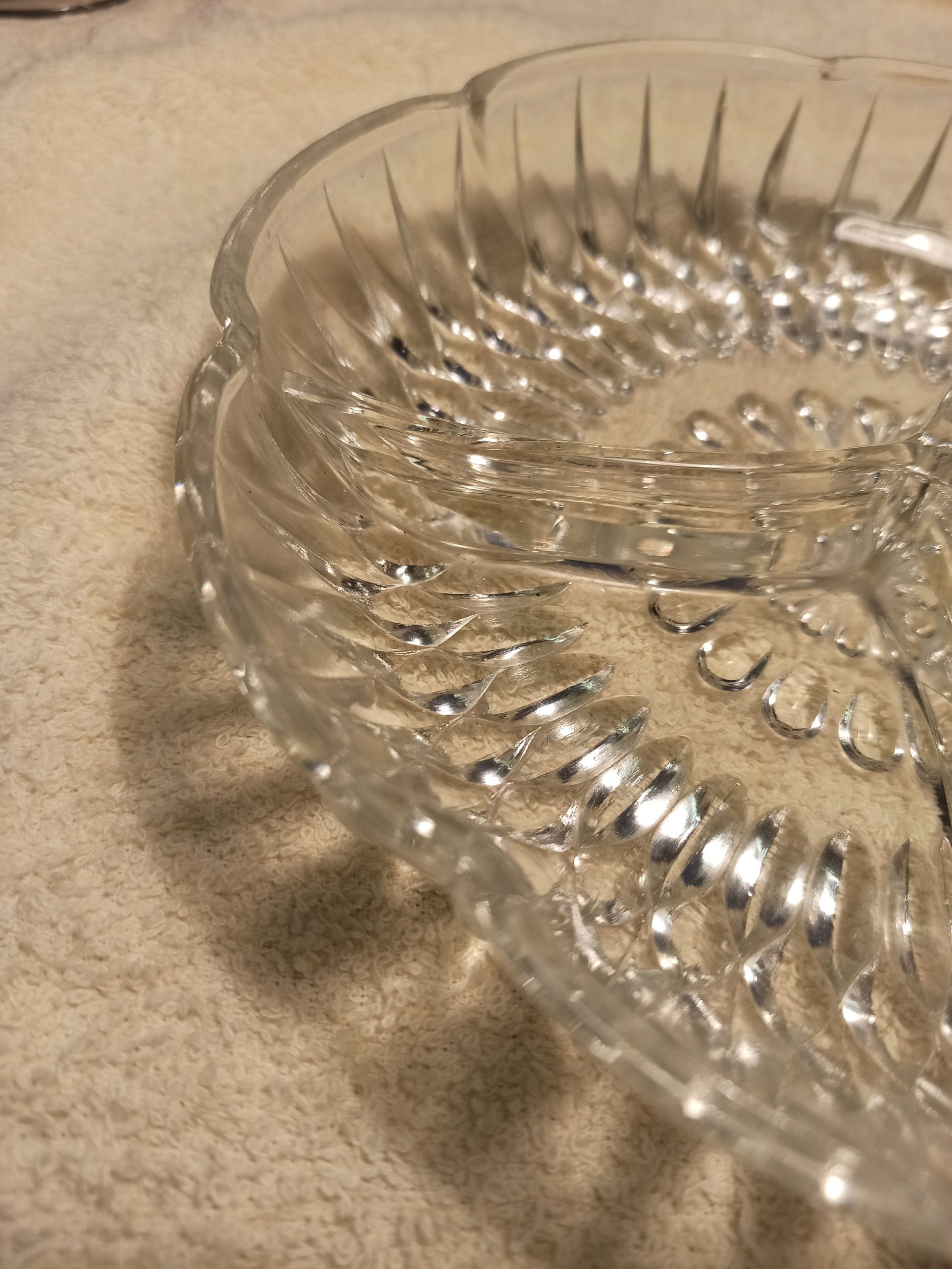Glass Triple Compartment Serving Dish. Good Condition. - Image 8