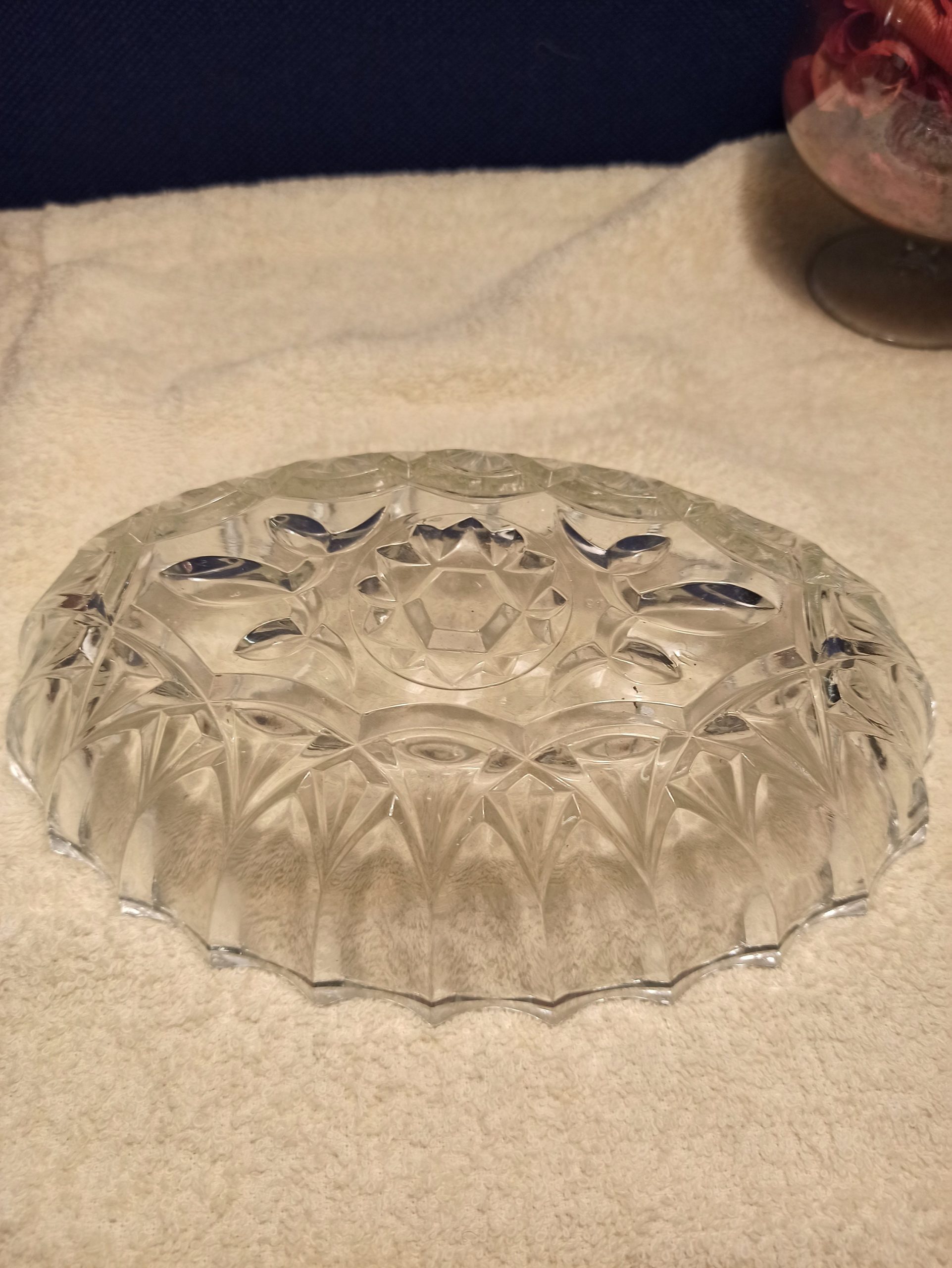 Nibbles Glass Serving Dish. Good Condition. - Image 3