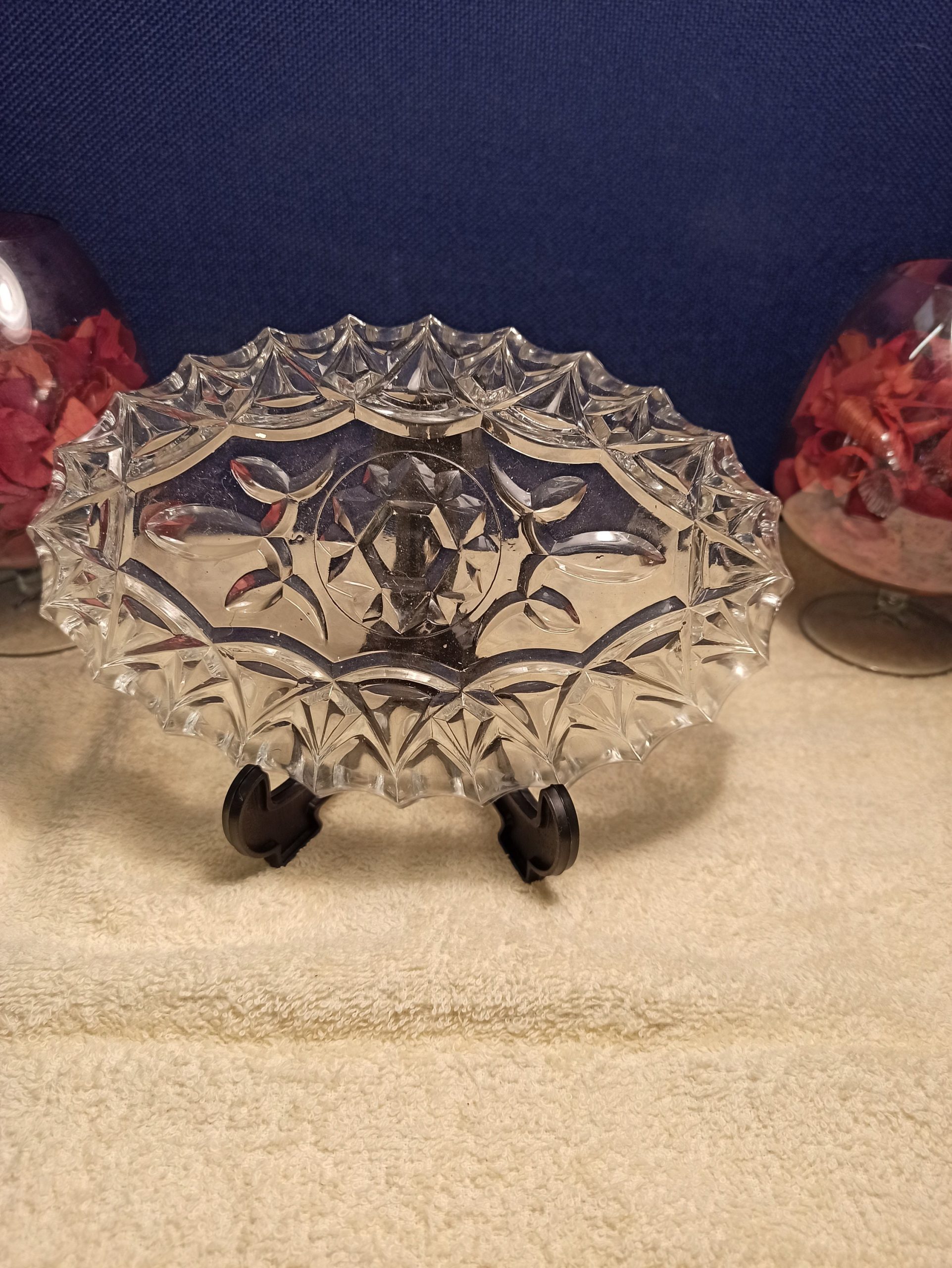Nibbles Glass Serving Dish. Good Condition. - Image 2