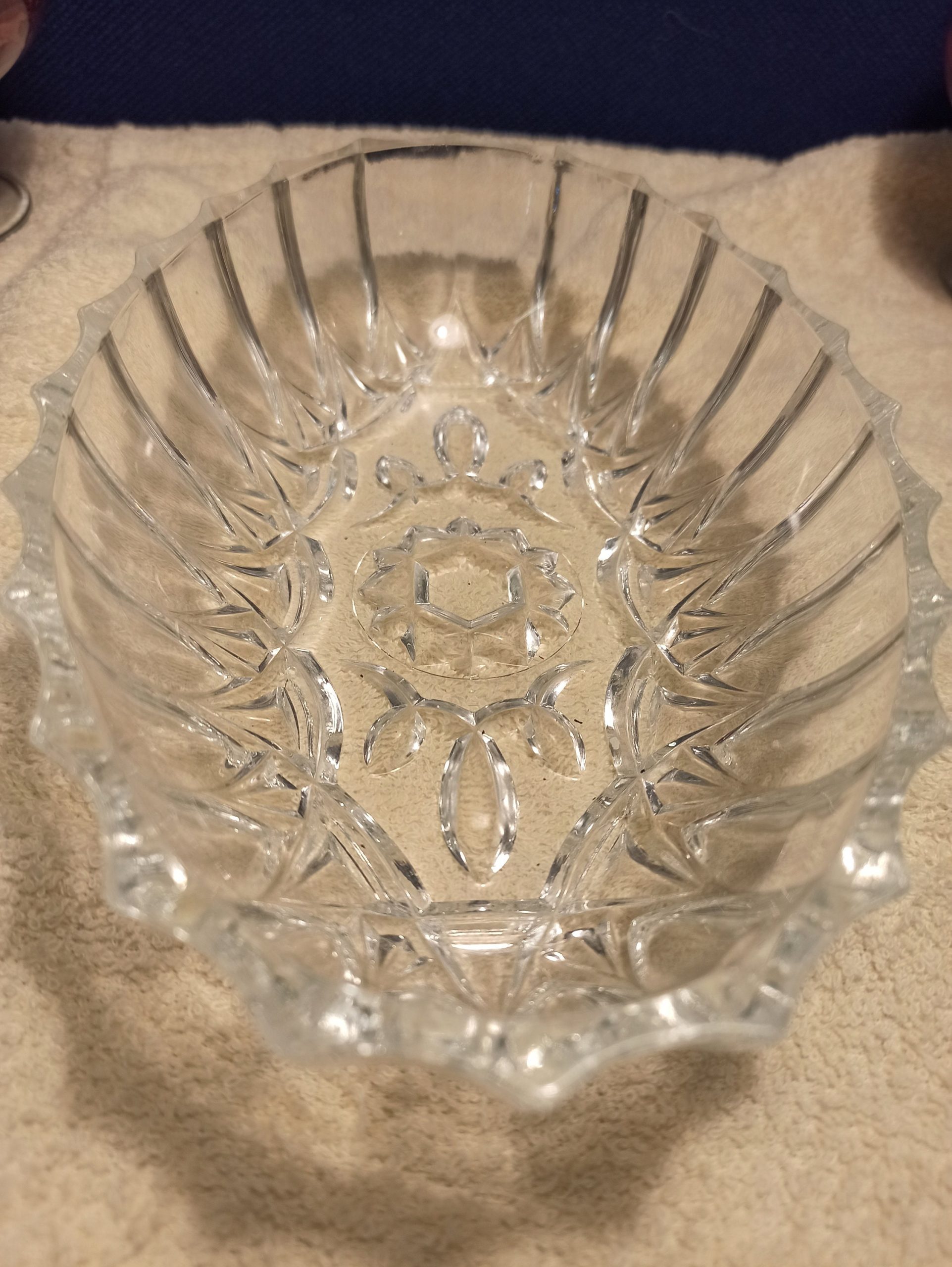 Nibbles Glass Serving Dish. Good Condition. - Image 4