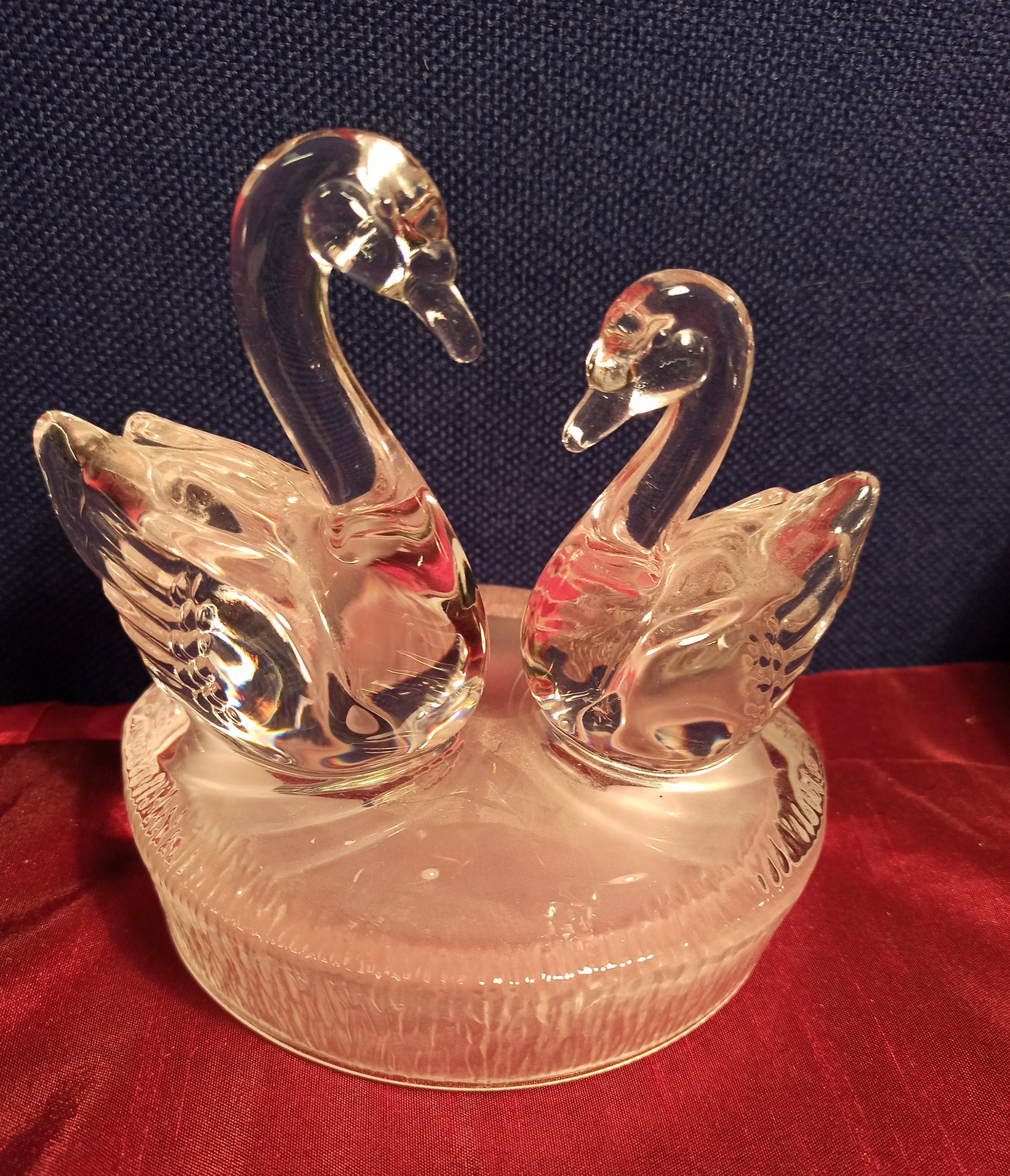 Royal Crystal Rock Swans - Italian- Excellent Condition - 24% Lead Crystal. - Image 2